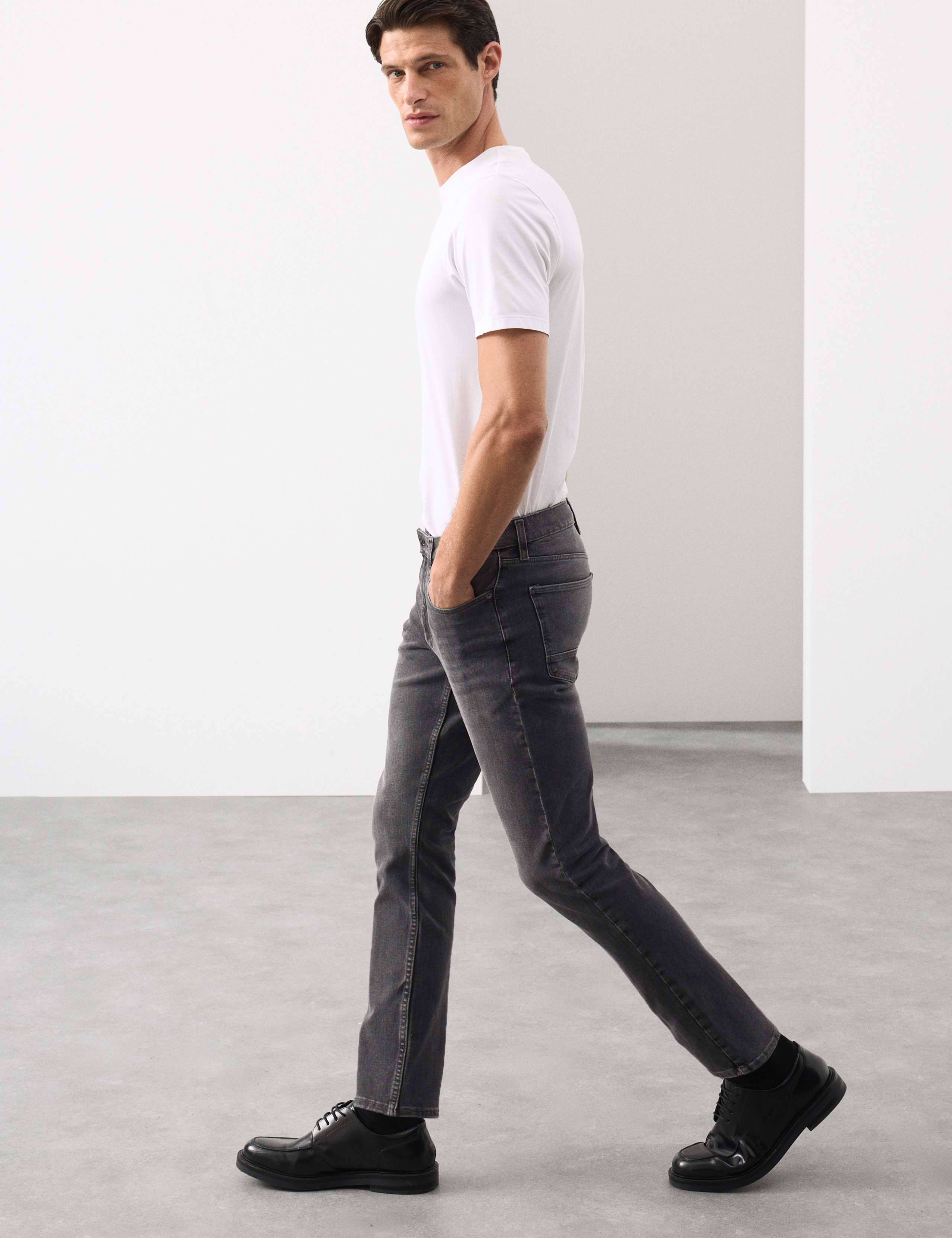 Slim Fit 360 Flex Stretch Jeans 5 of 7