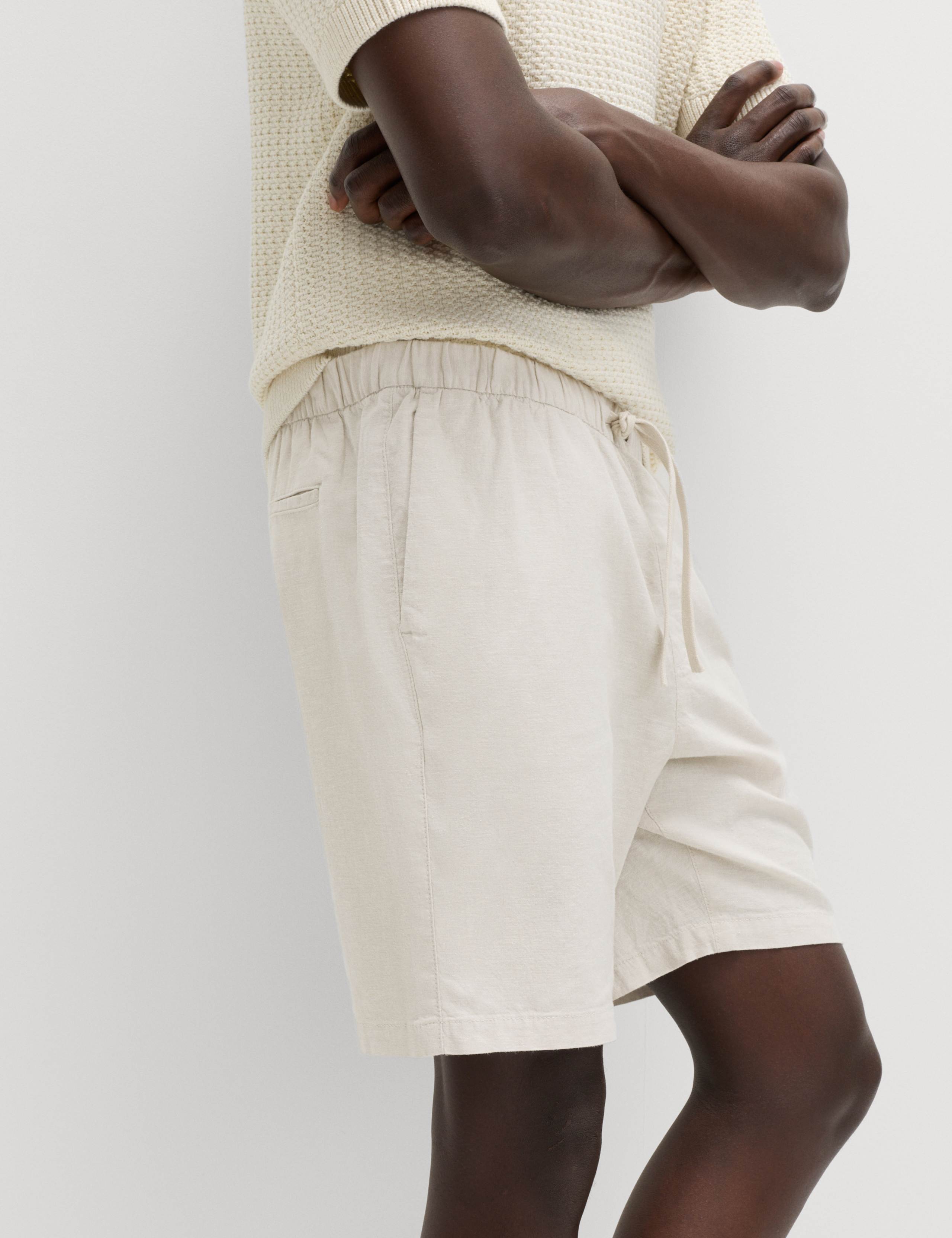 Cotton Linen Blend Stretch Shorts 3 of 5