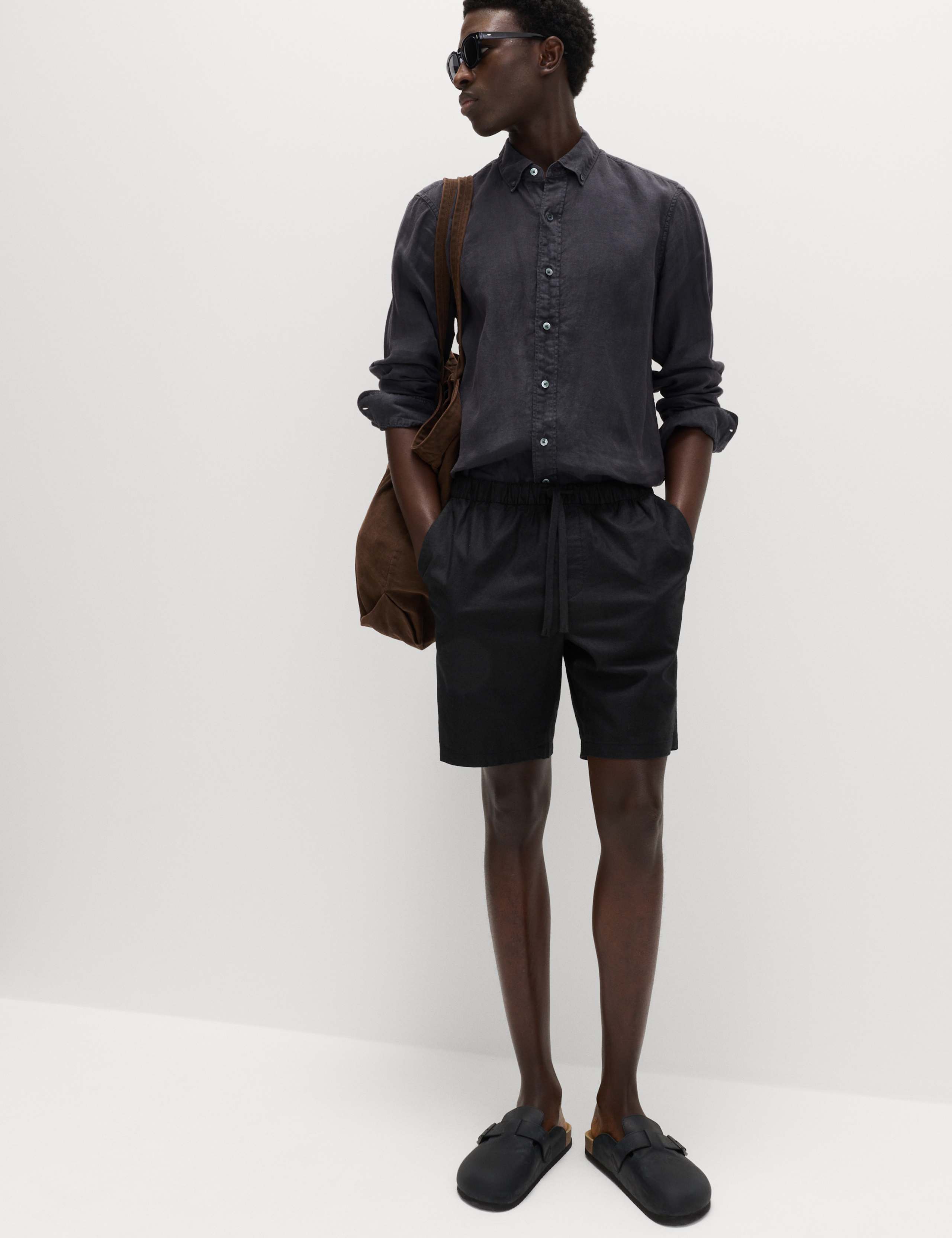 Cotton Linen Blend Stretch Shorts 6 of 6
