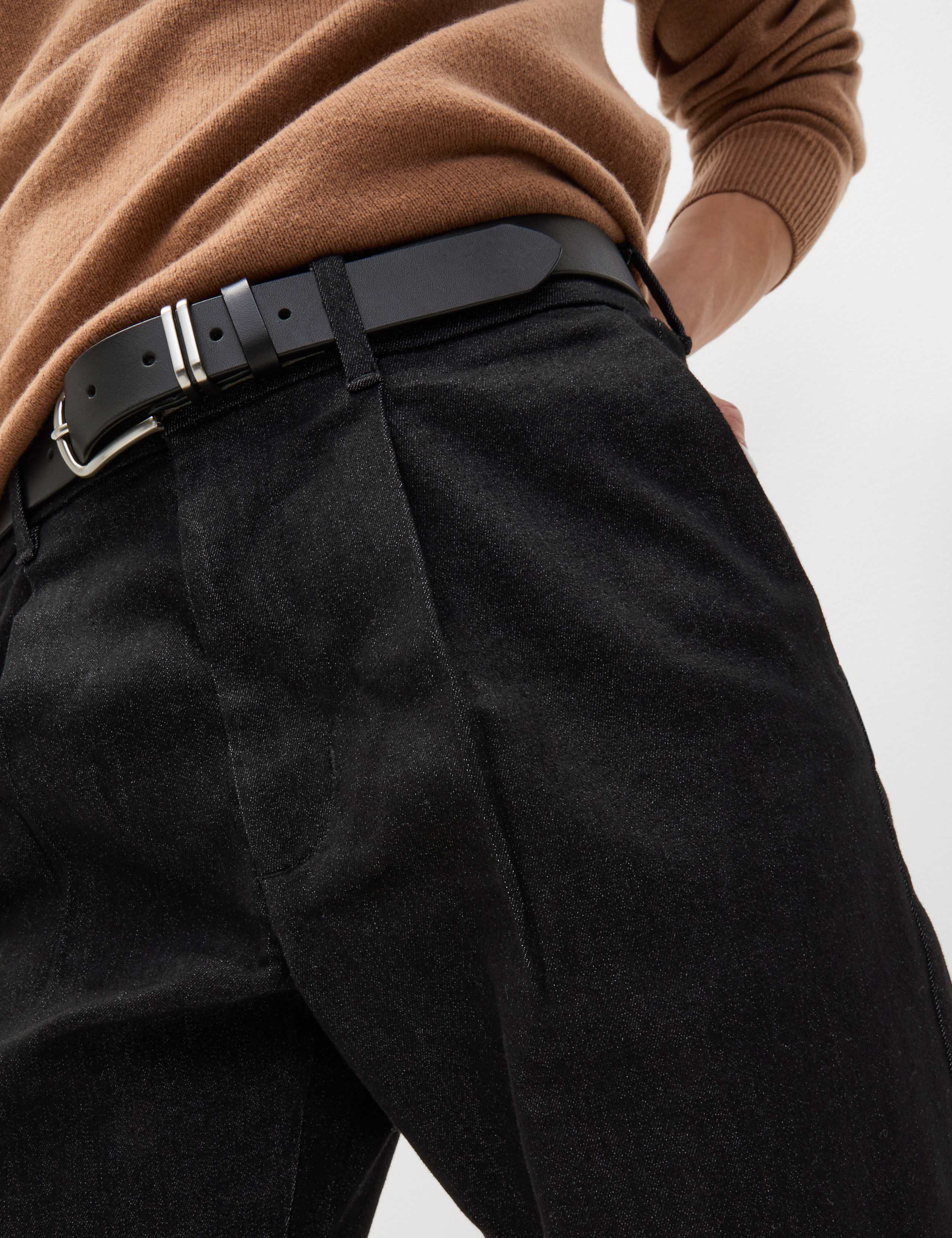 Relaxed Tapered Fit Single Pleat Jeans 5 of 6