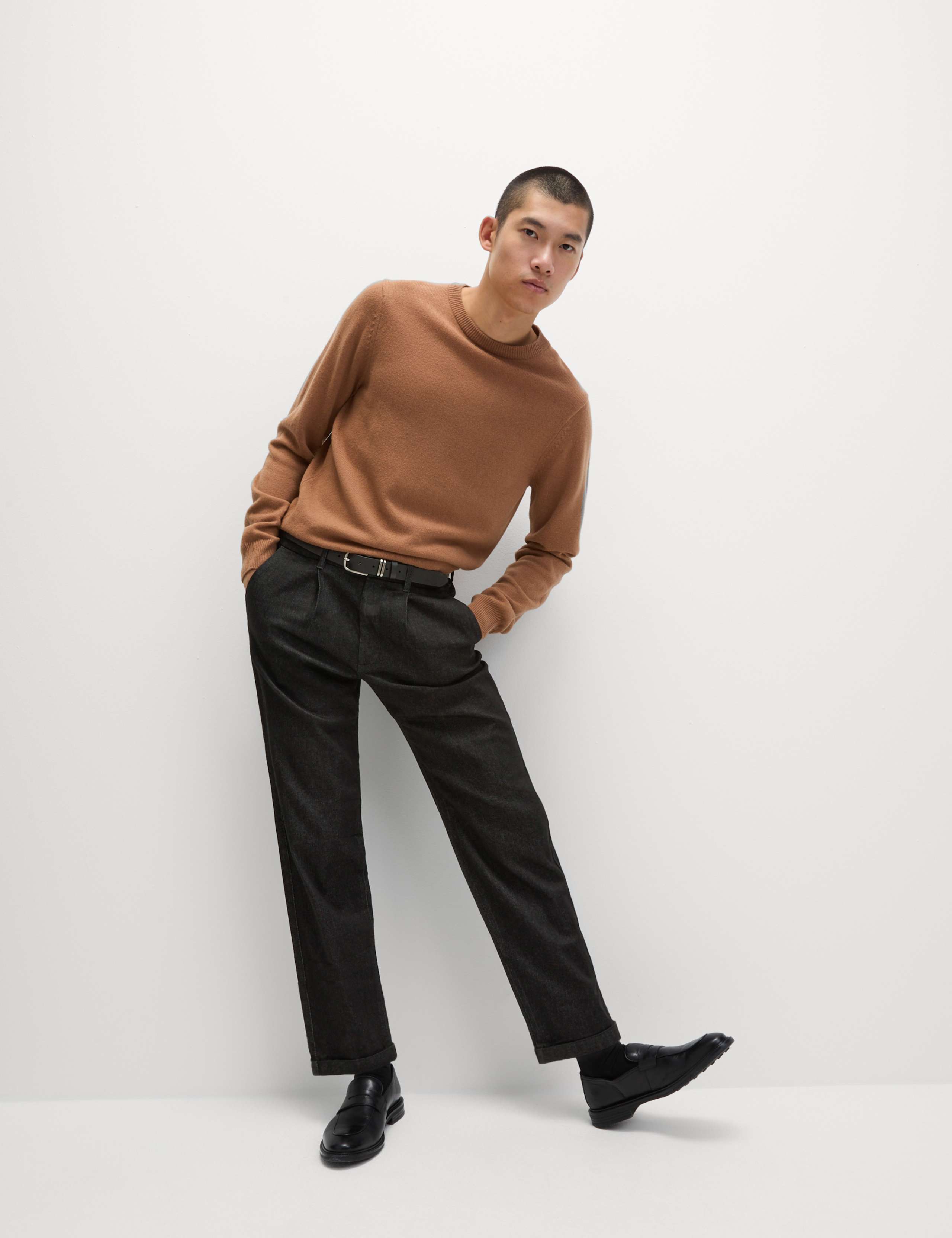Relaxed Tapered Fit Single Pleat Jeans 6 of 6