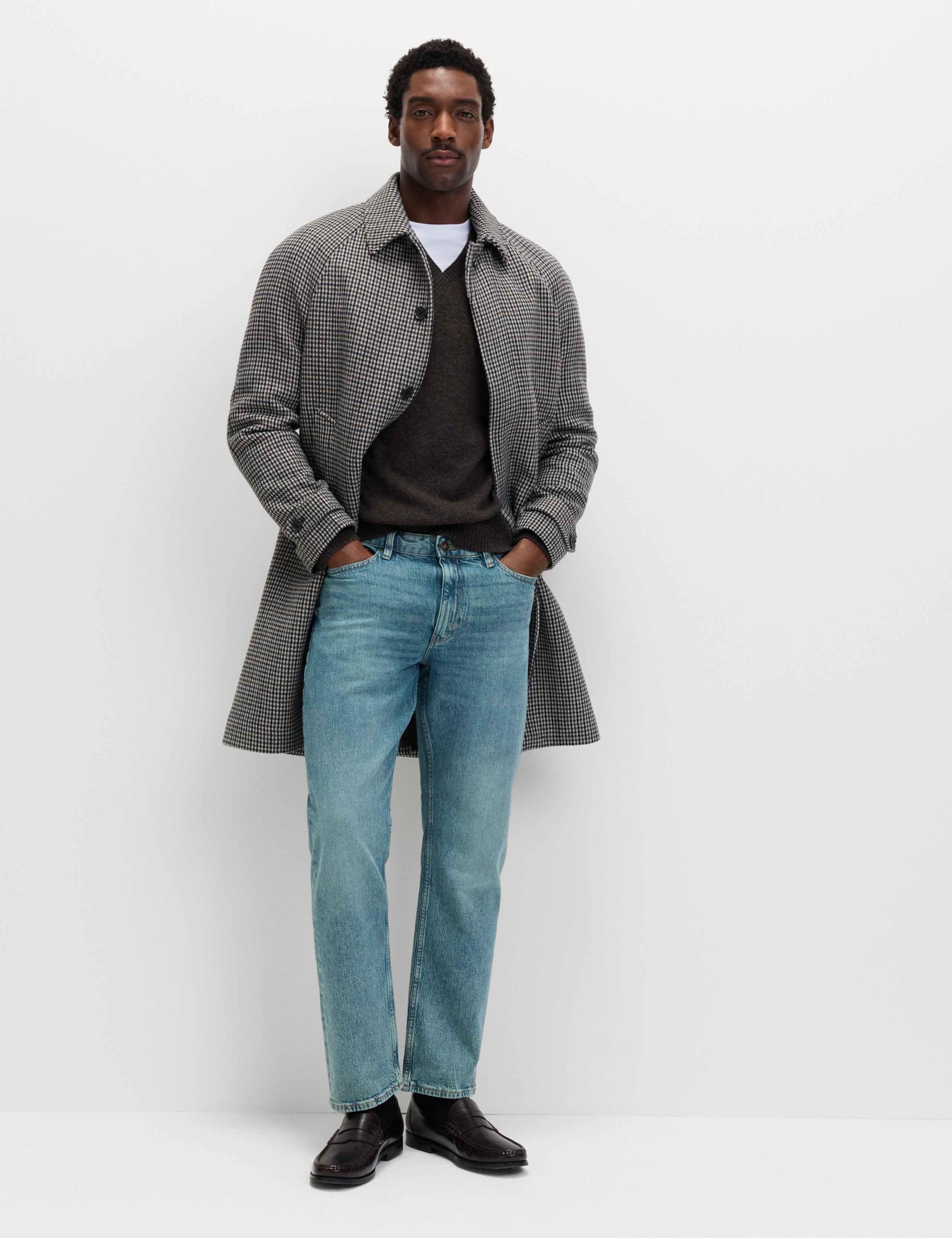 Straight Fit Stretch Jeans 4 of 5