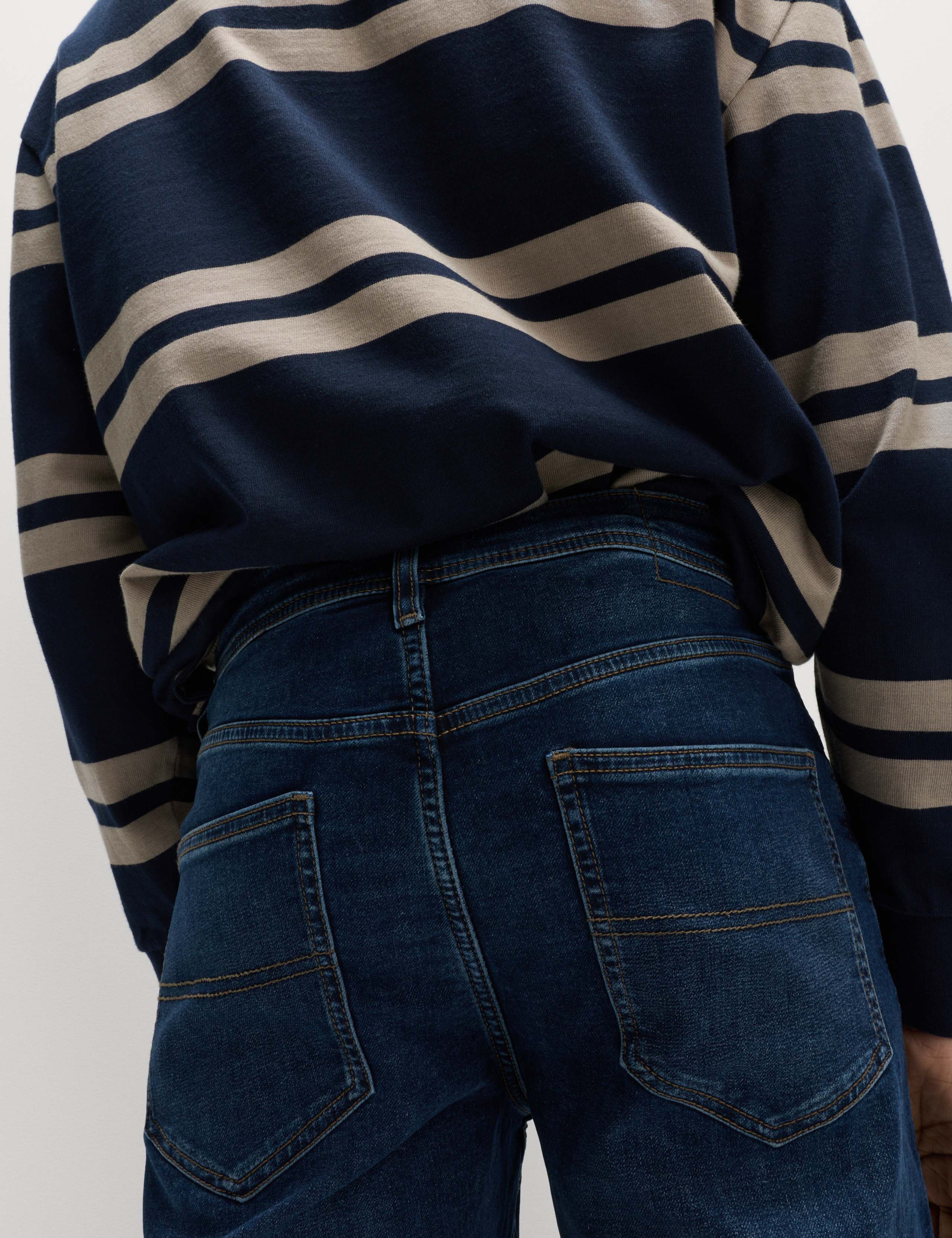 Straight Fit Comfort Stretch Jeans 4 of 6