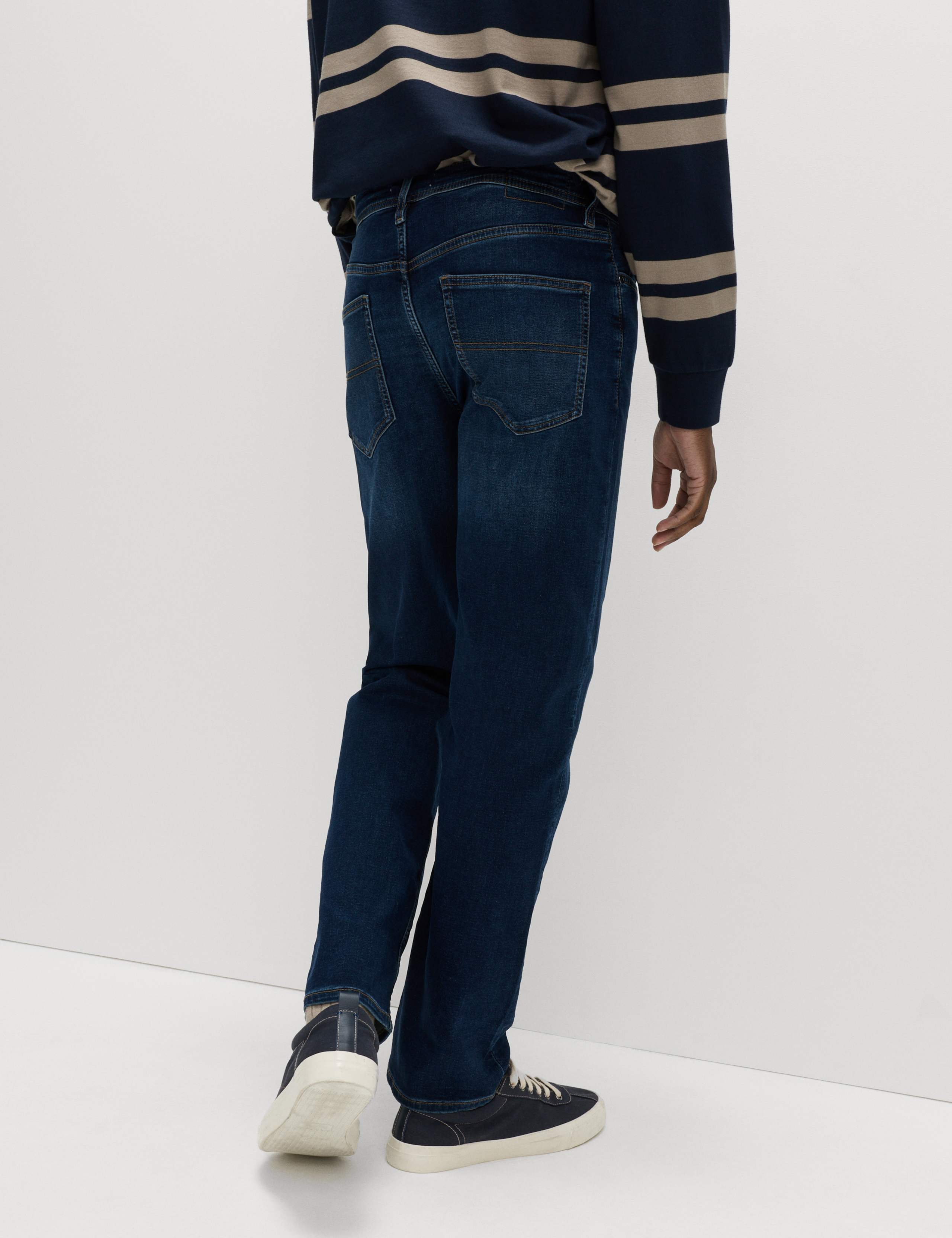 Straight Fit Comfort Stretch Jeans 5 of 6