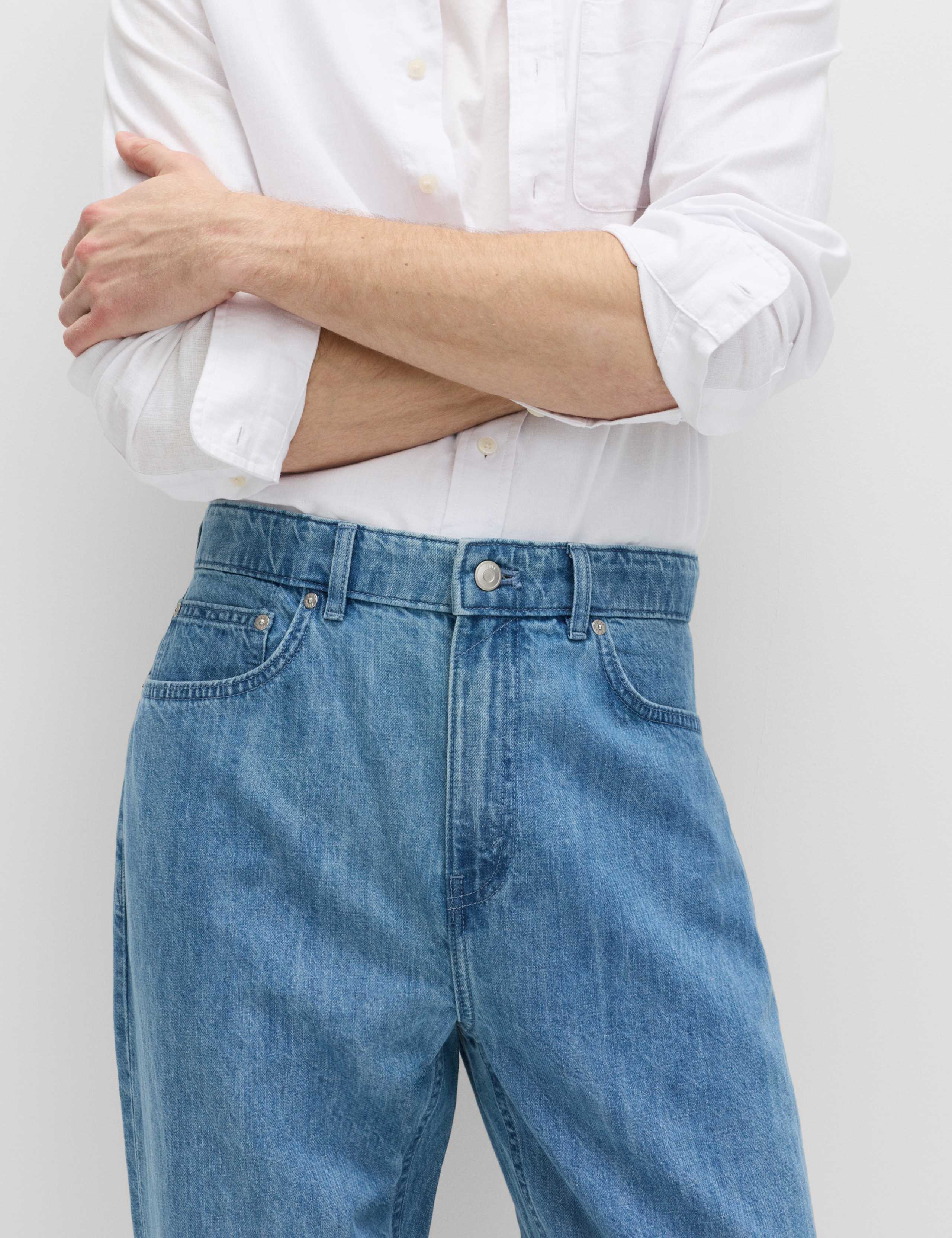 Tapered Fit Lightweight Cotton Rich Jeans 3 of 7