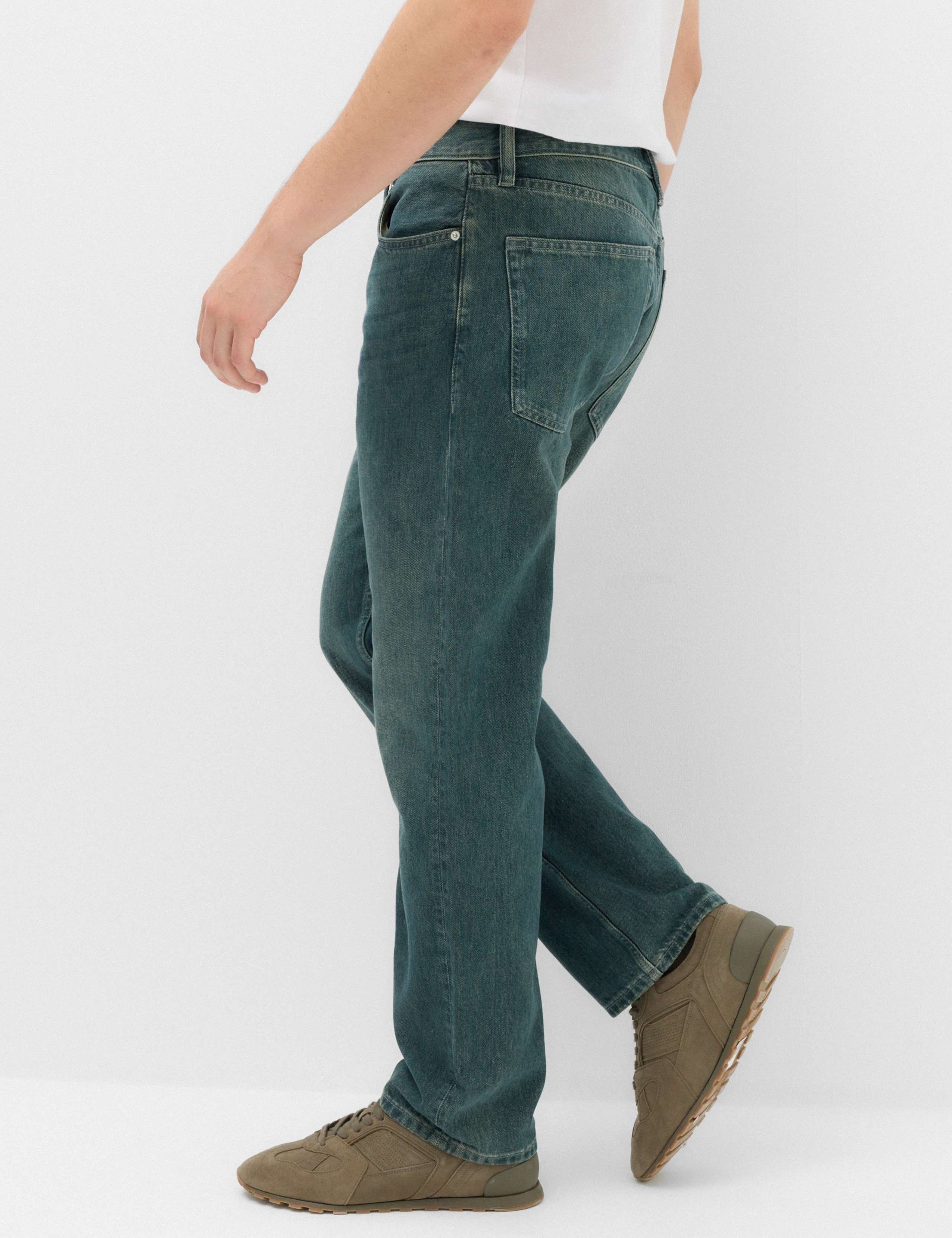 Relaxed Fit Straight Leg Jeans 6 of 7