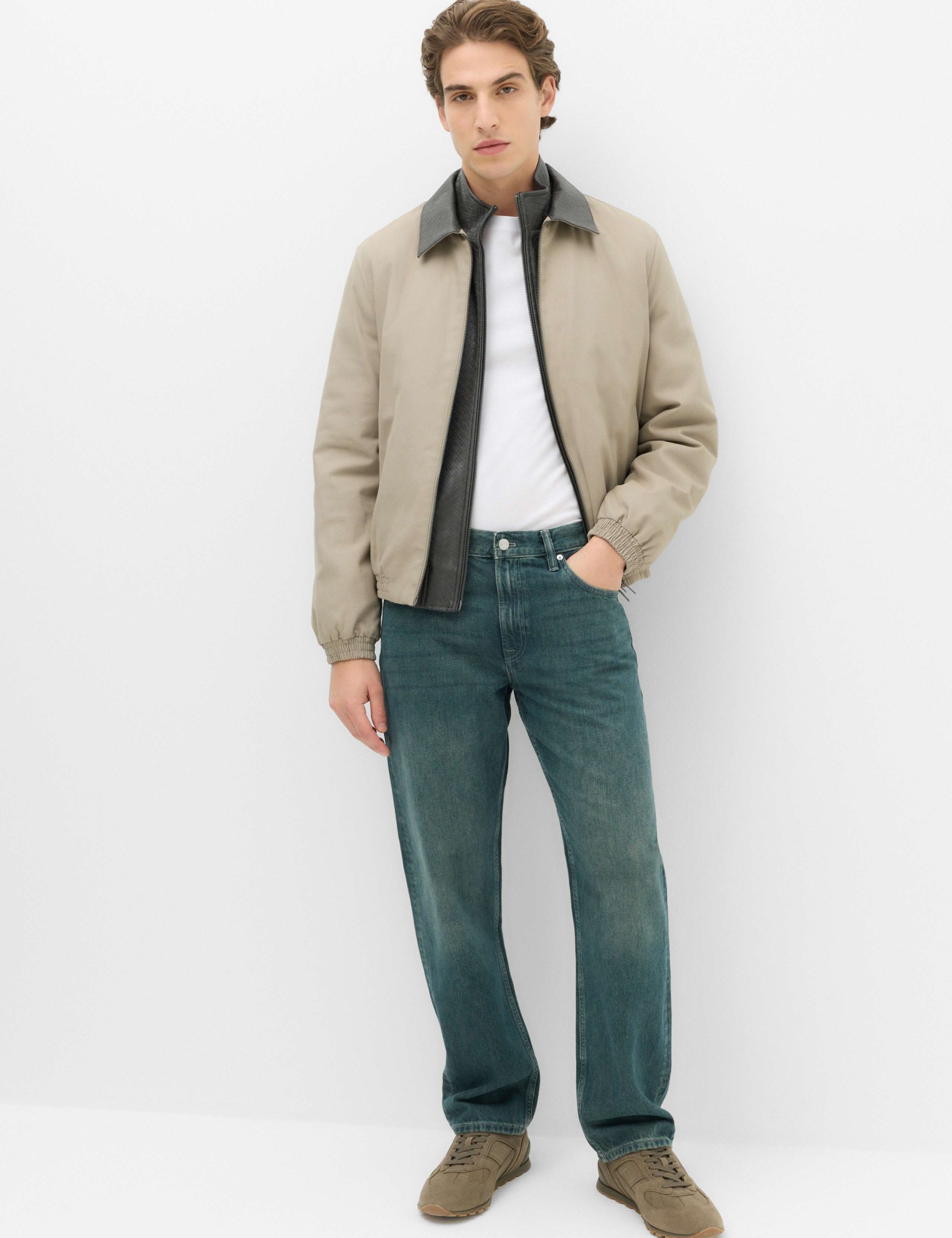 Relaxed Fit Straight Leg Jeans 7 of 7