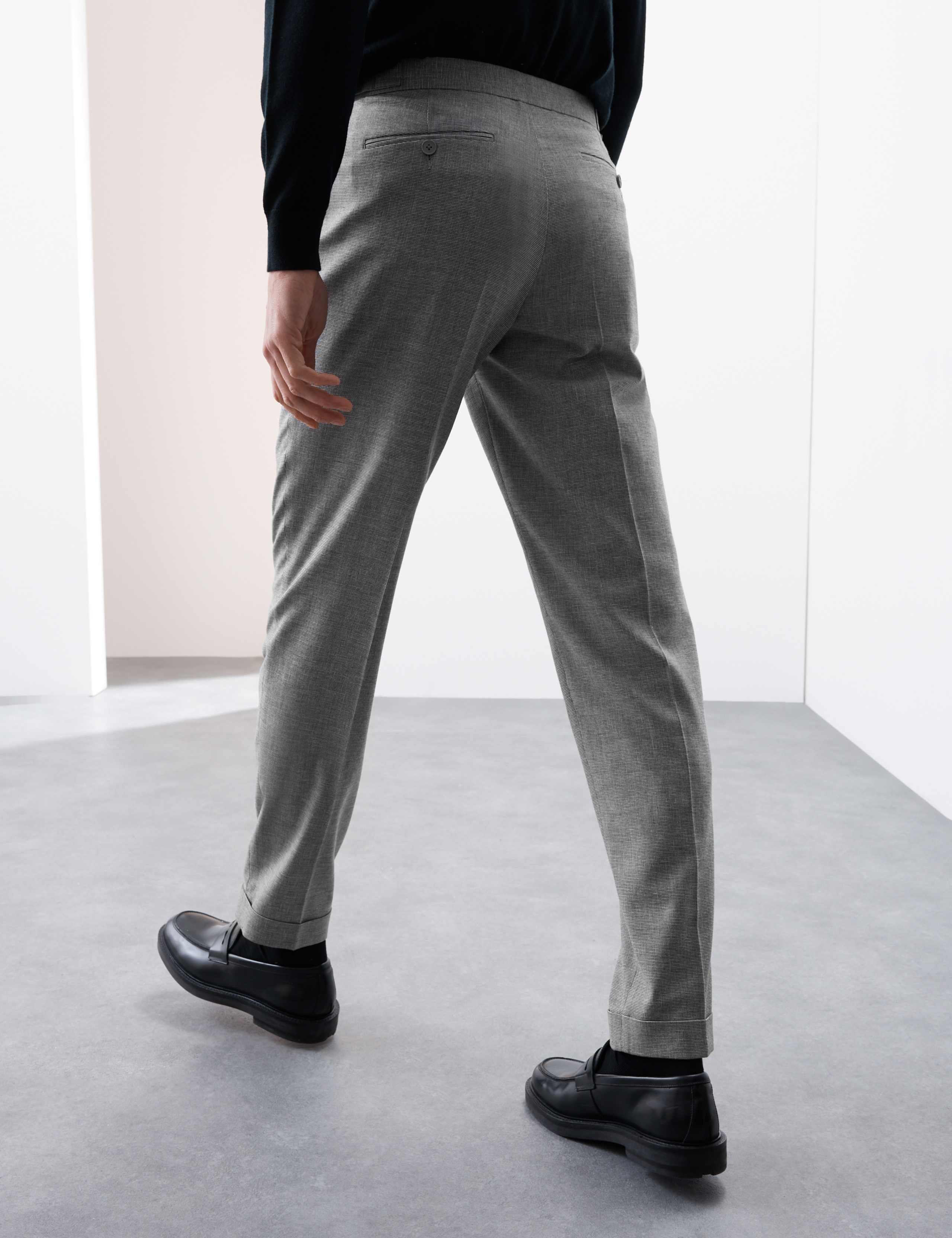 Tapered Fit Single Pleat Trousers with Linen 3 of 6
