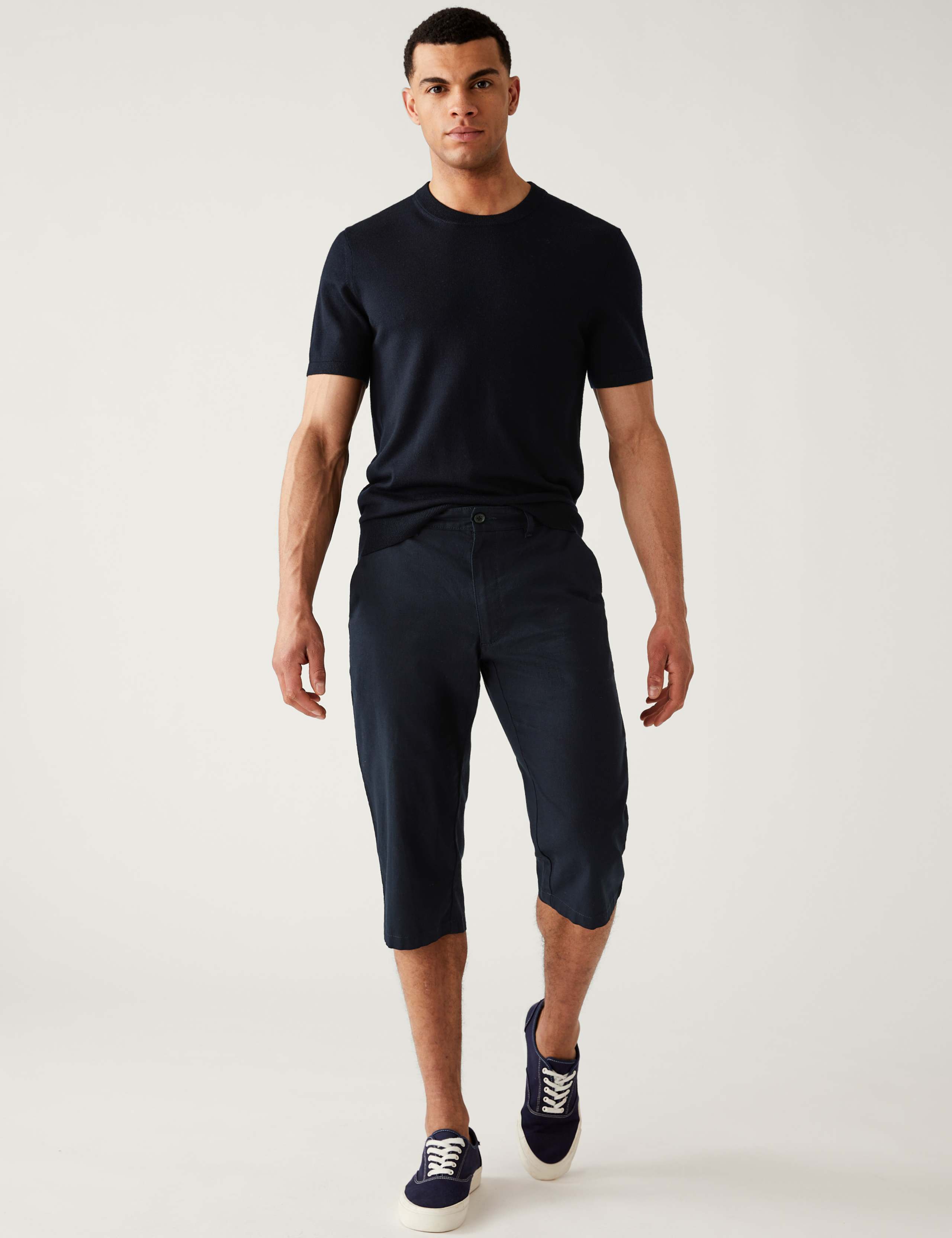 Linen Blend 3/4 Leg Shorts 3 of 5