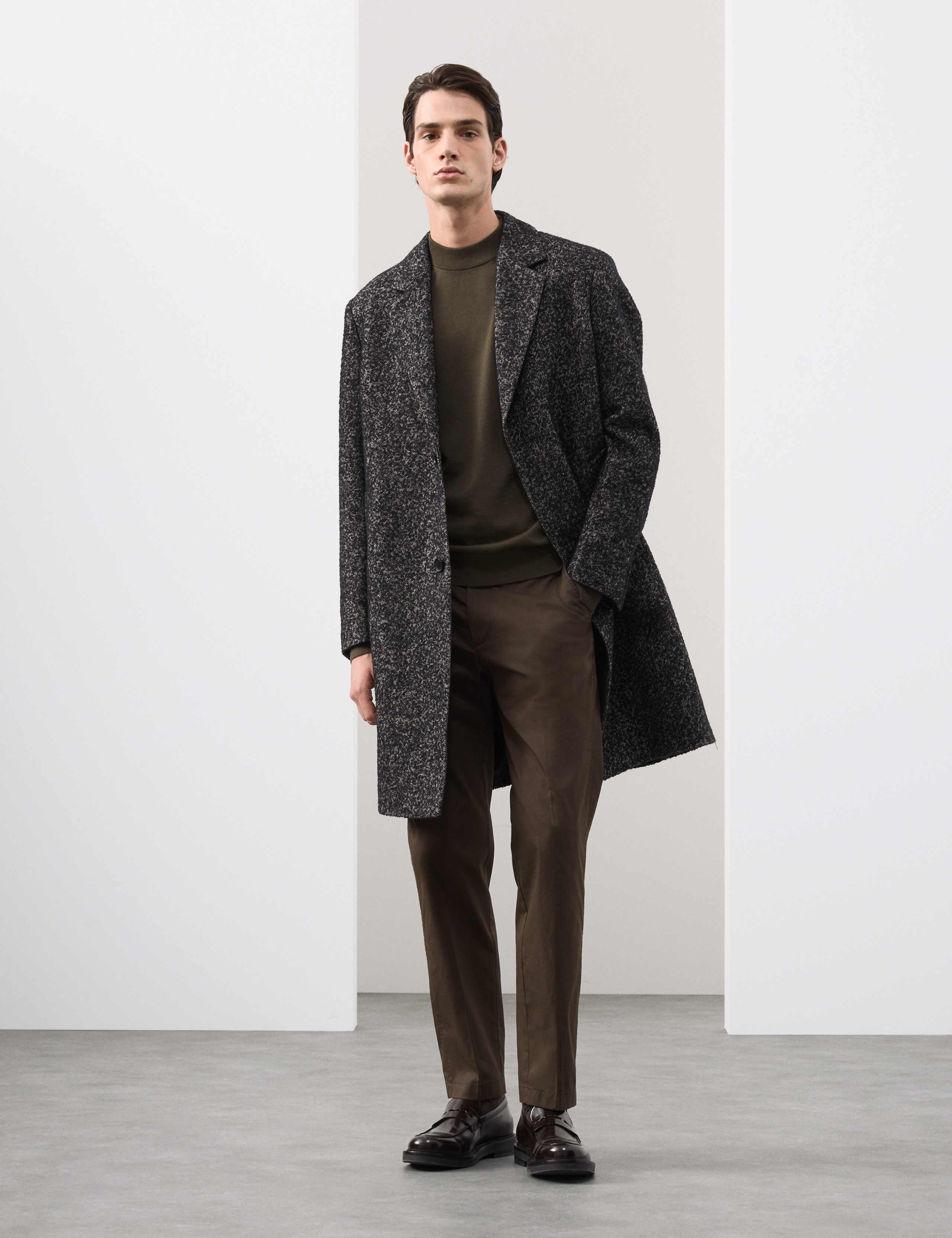 Regular Fit Super Lightweight Chinos 3 of 7