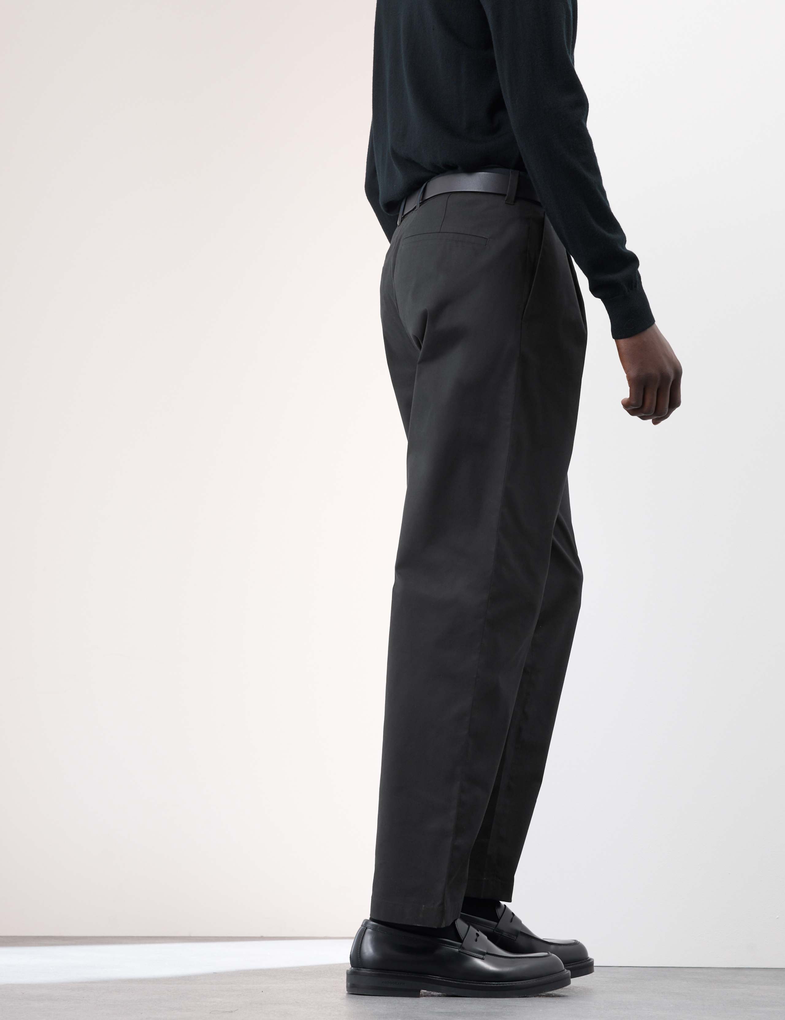 Tapered Fit Super Lightweight Chinos 4 of 6