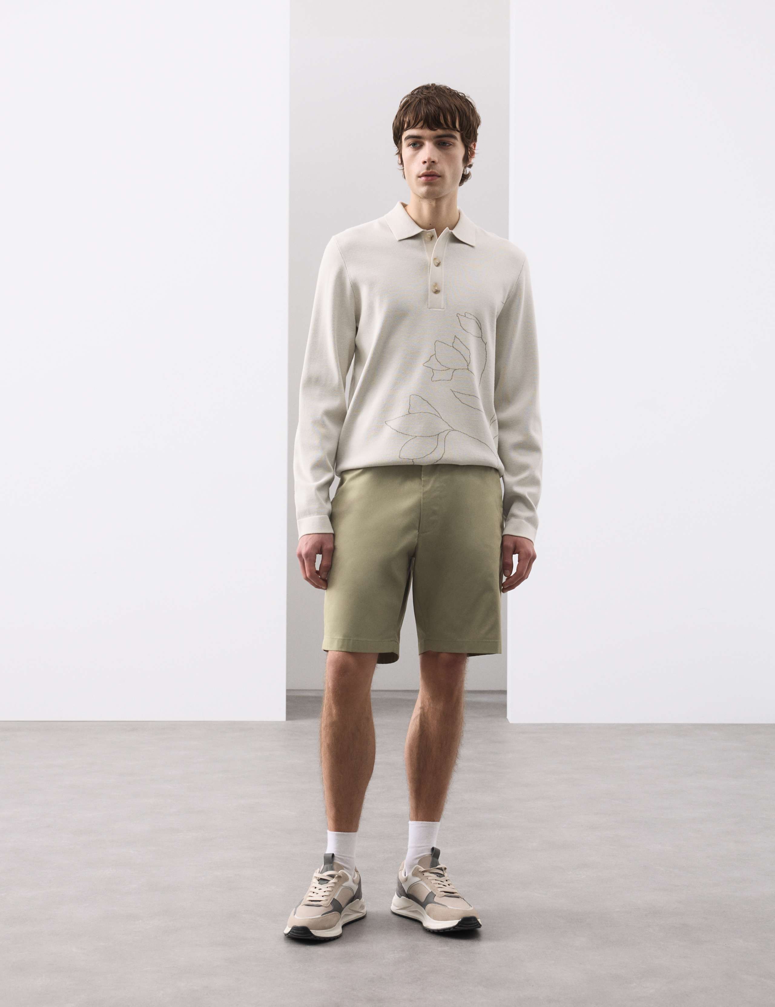 Regular Fit Super Lightweight Chino Shorts 3 of 5