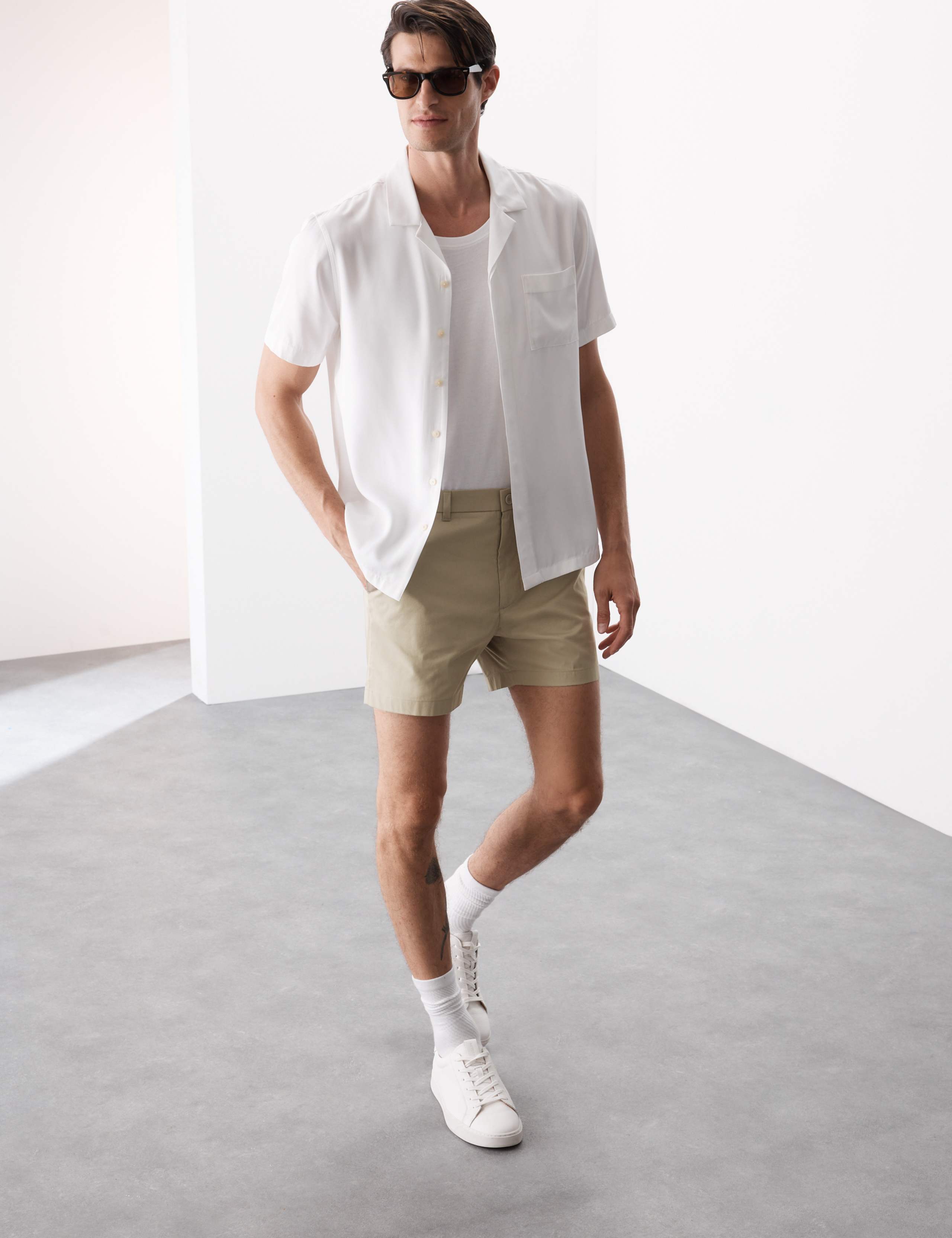 Regular Fit Super Lightweight Chino Shorts 3 of 5