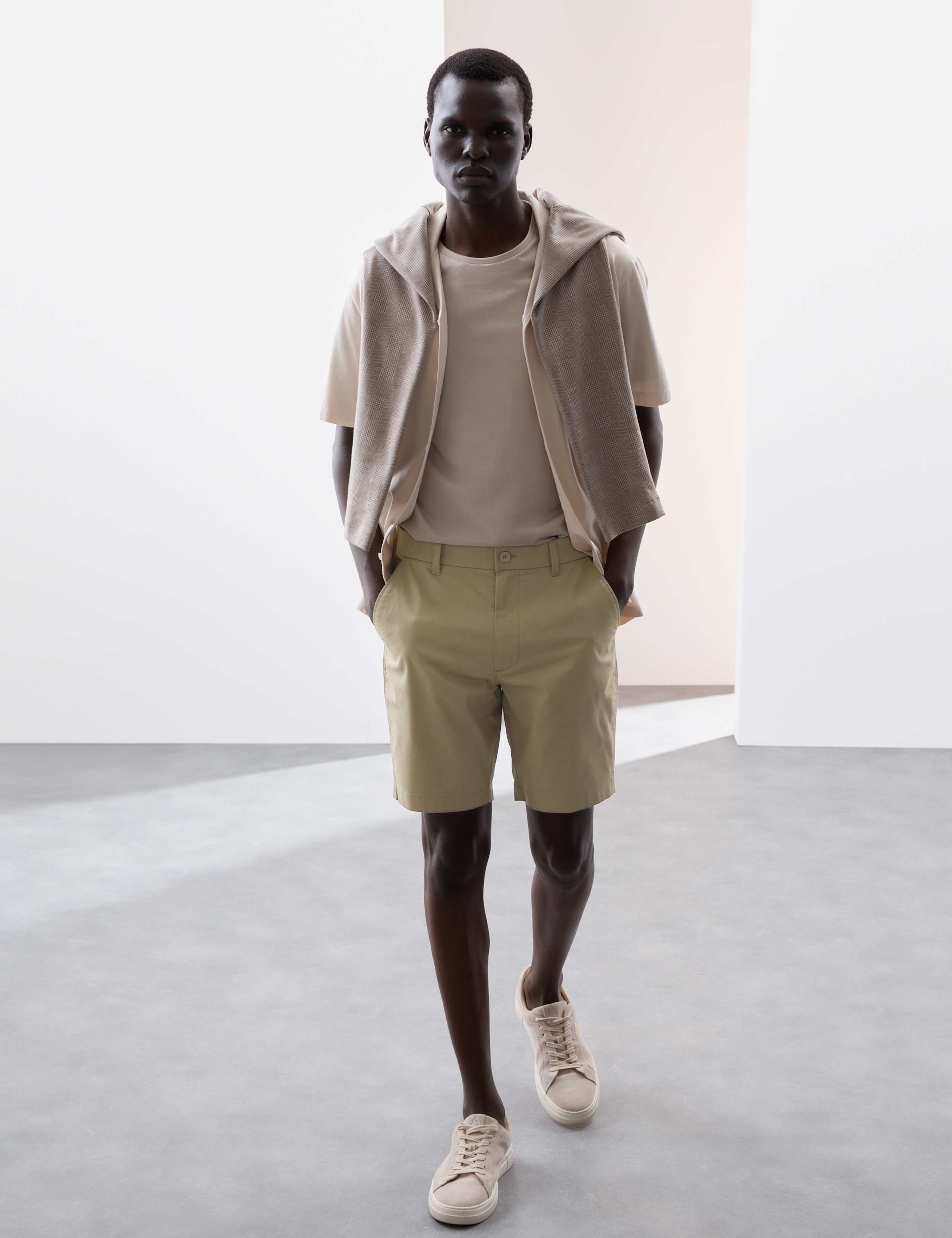 2pk Regular Fit Lightweight Chino Shorts 2 of 7