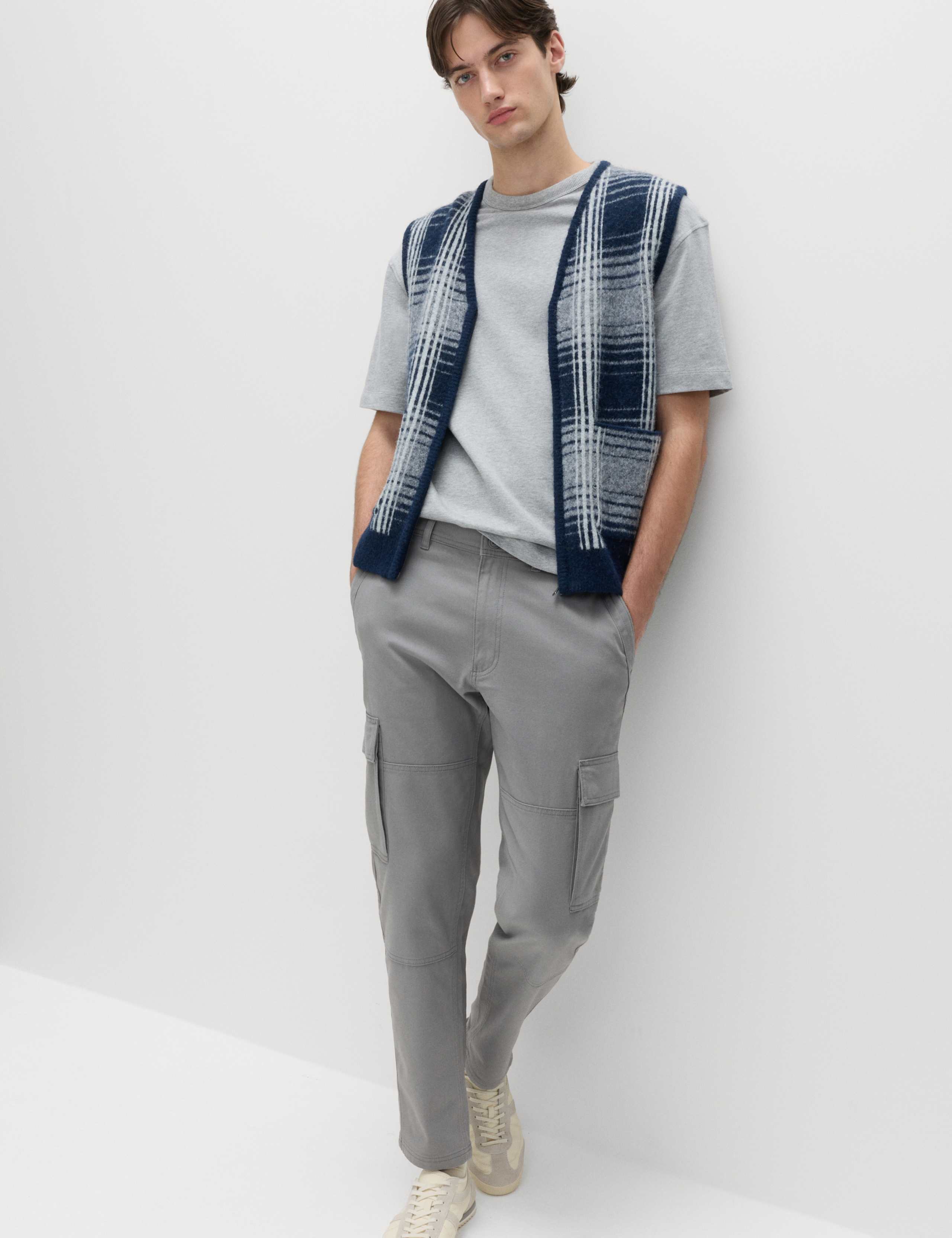 Tapered Fit Stretch Cargo Trousers 3 of 6