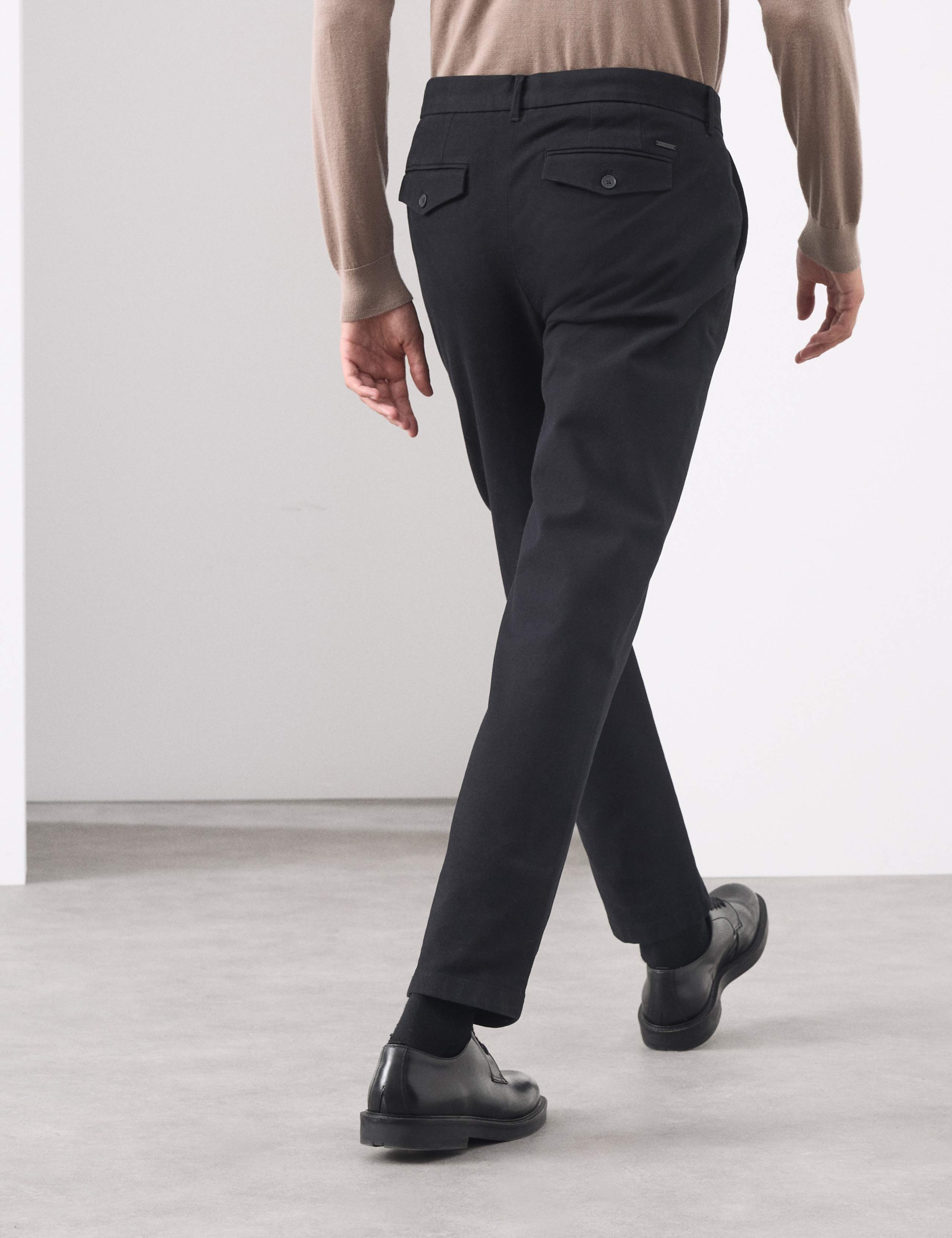 Tapered Fit Textured Dobby Pleat Front Chinos 5 of 6