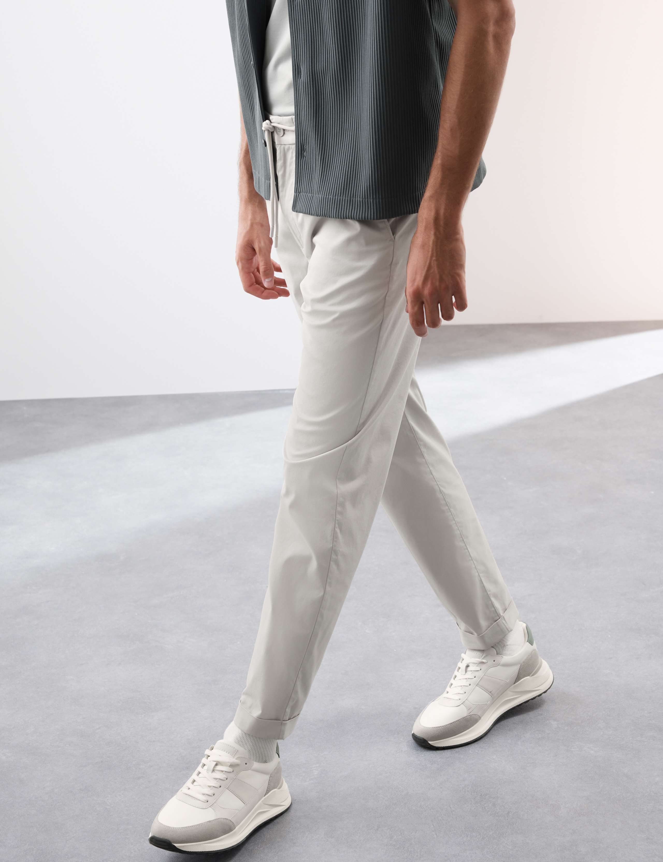 Super Lightweight Tapered Fit Elasticated Waist Trousers 4 of 7