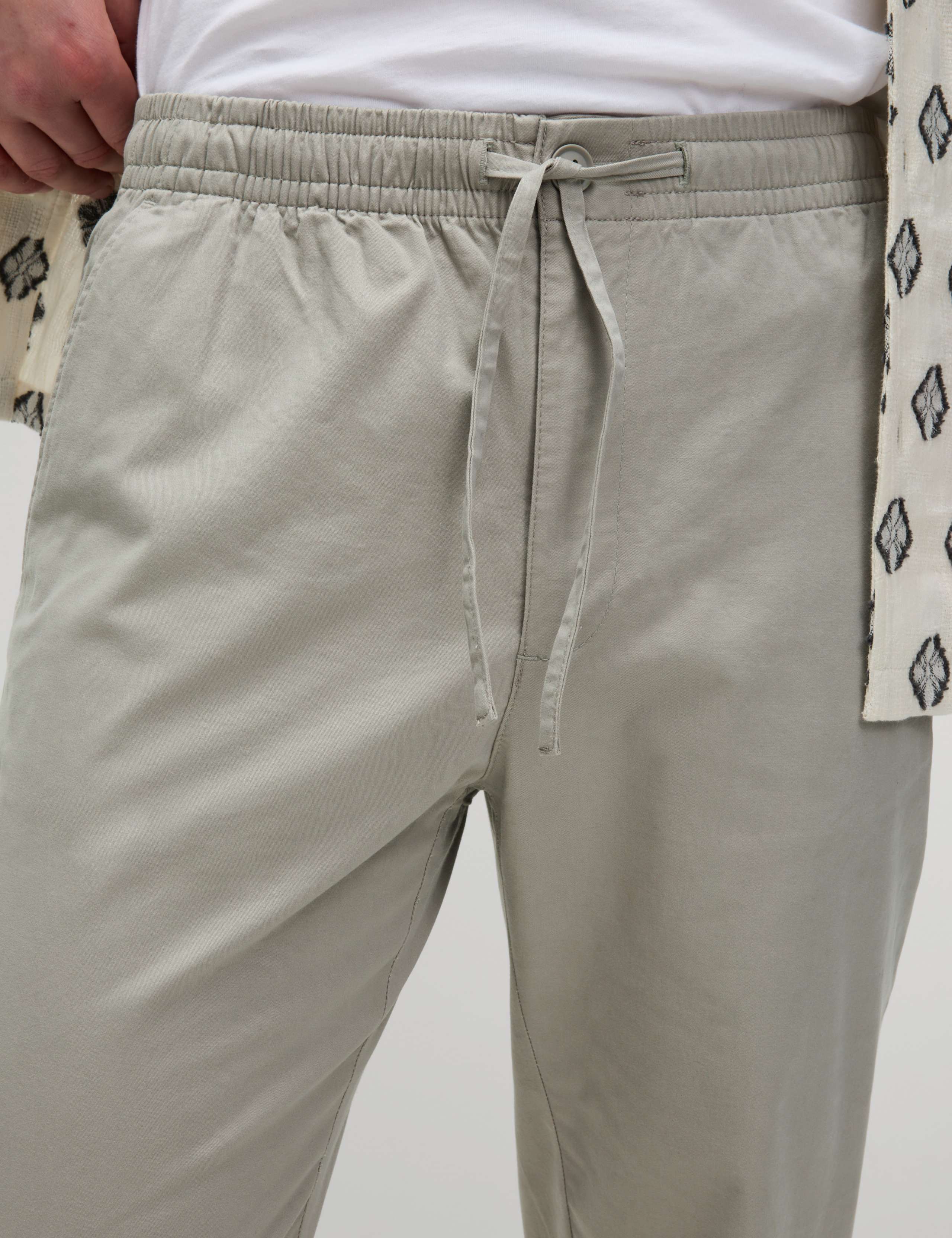 Tapered Fit Lightweight Trousers 3 of 6