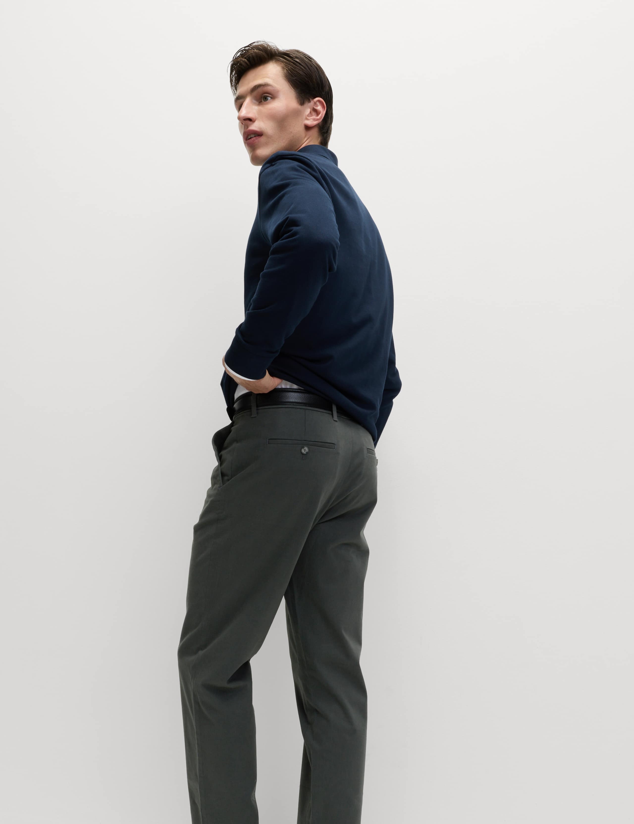 Regular Fit Stretch Chinos 5 of 7