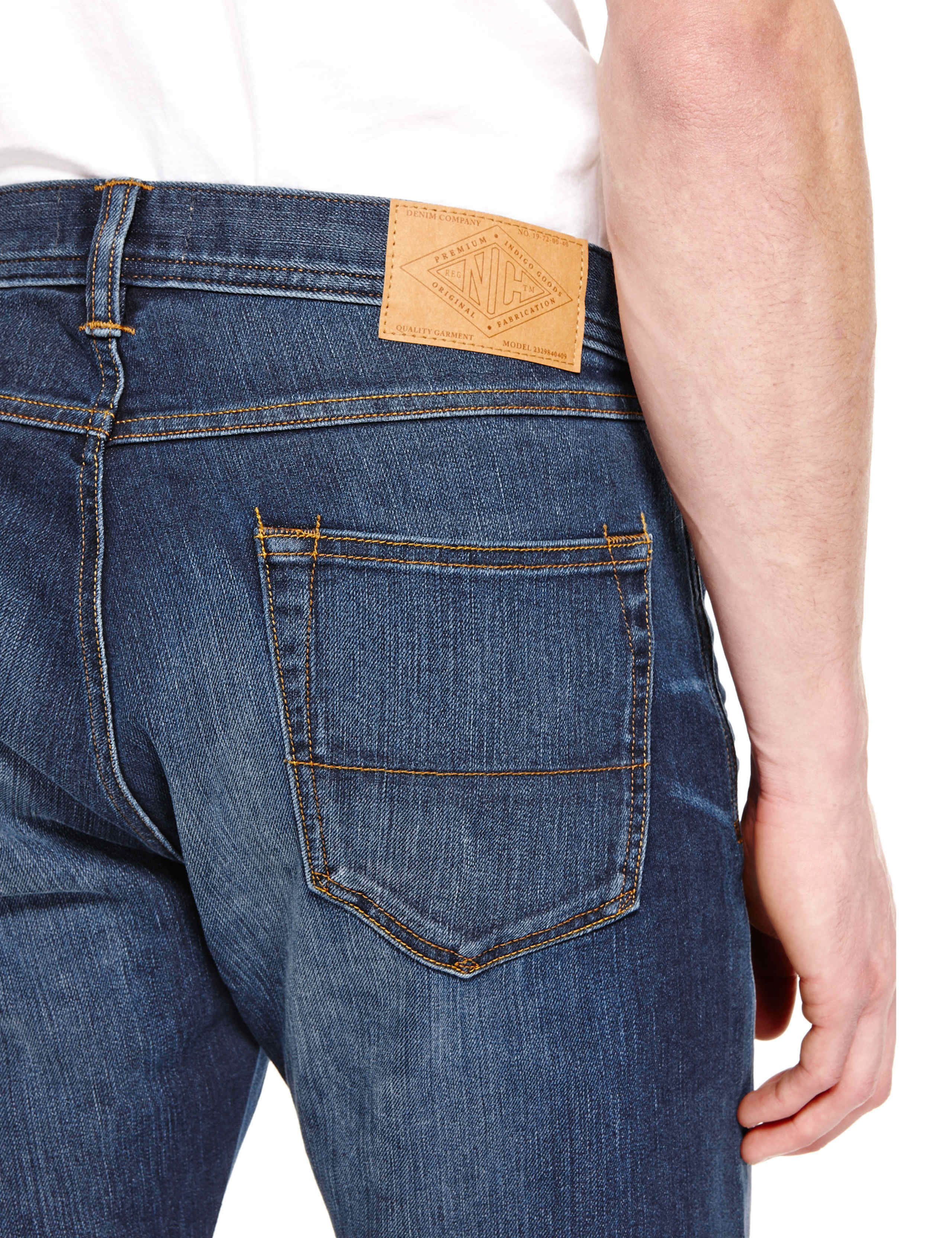 Relaxed Fit Stretch Jeans 4 of 4
