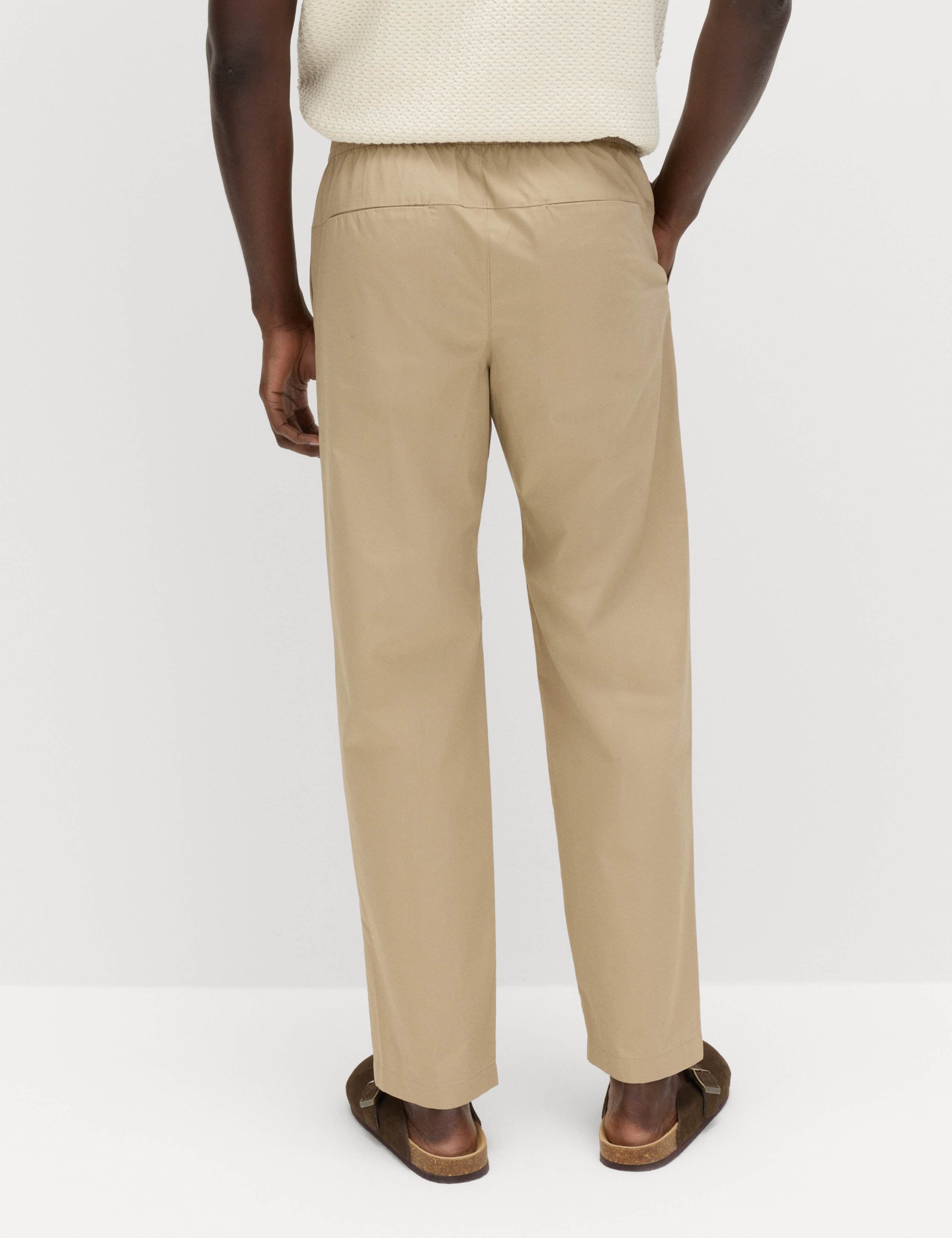 Loose Tapered Fit Lightweight Trousers 6 of 7