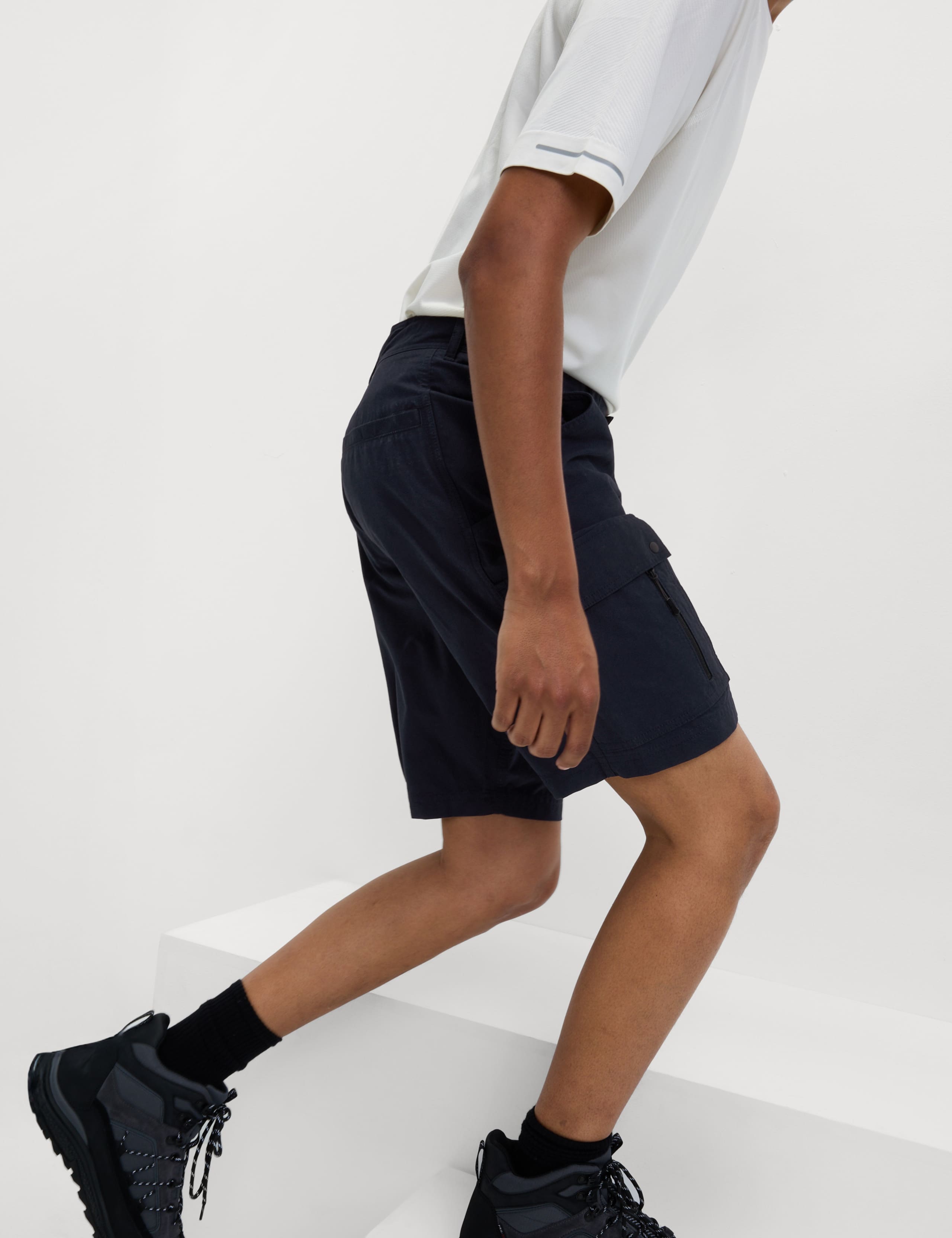 Ripstop Textured Trekking Shorts with Stormwear™ 4 of 6