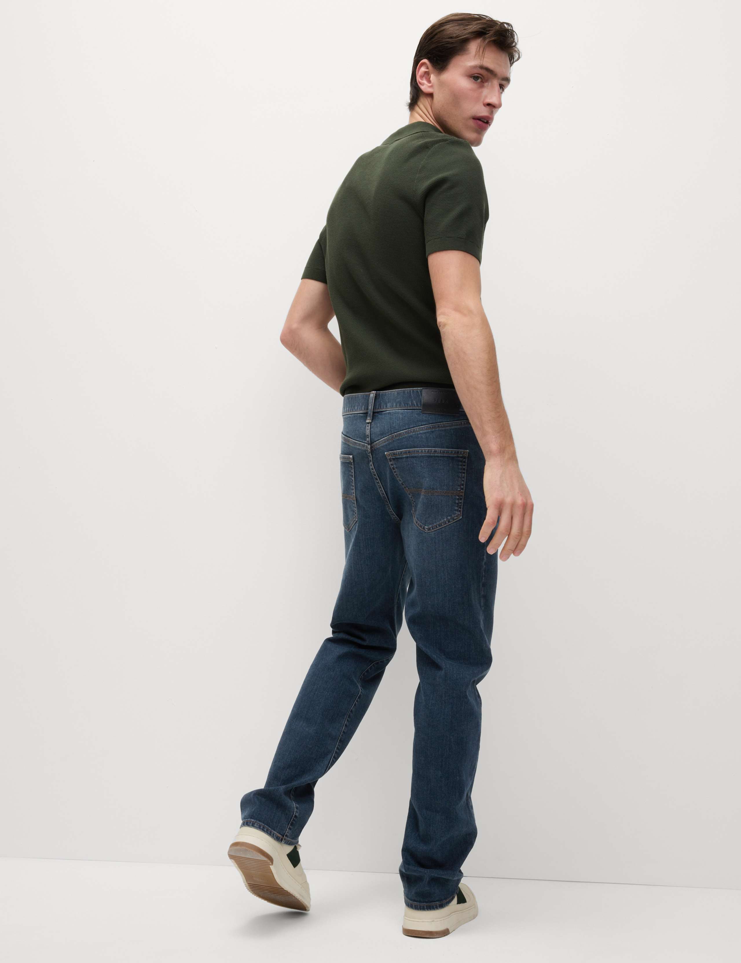 Straight Fit Jeans with Stormwear™ 4 of 6