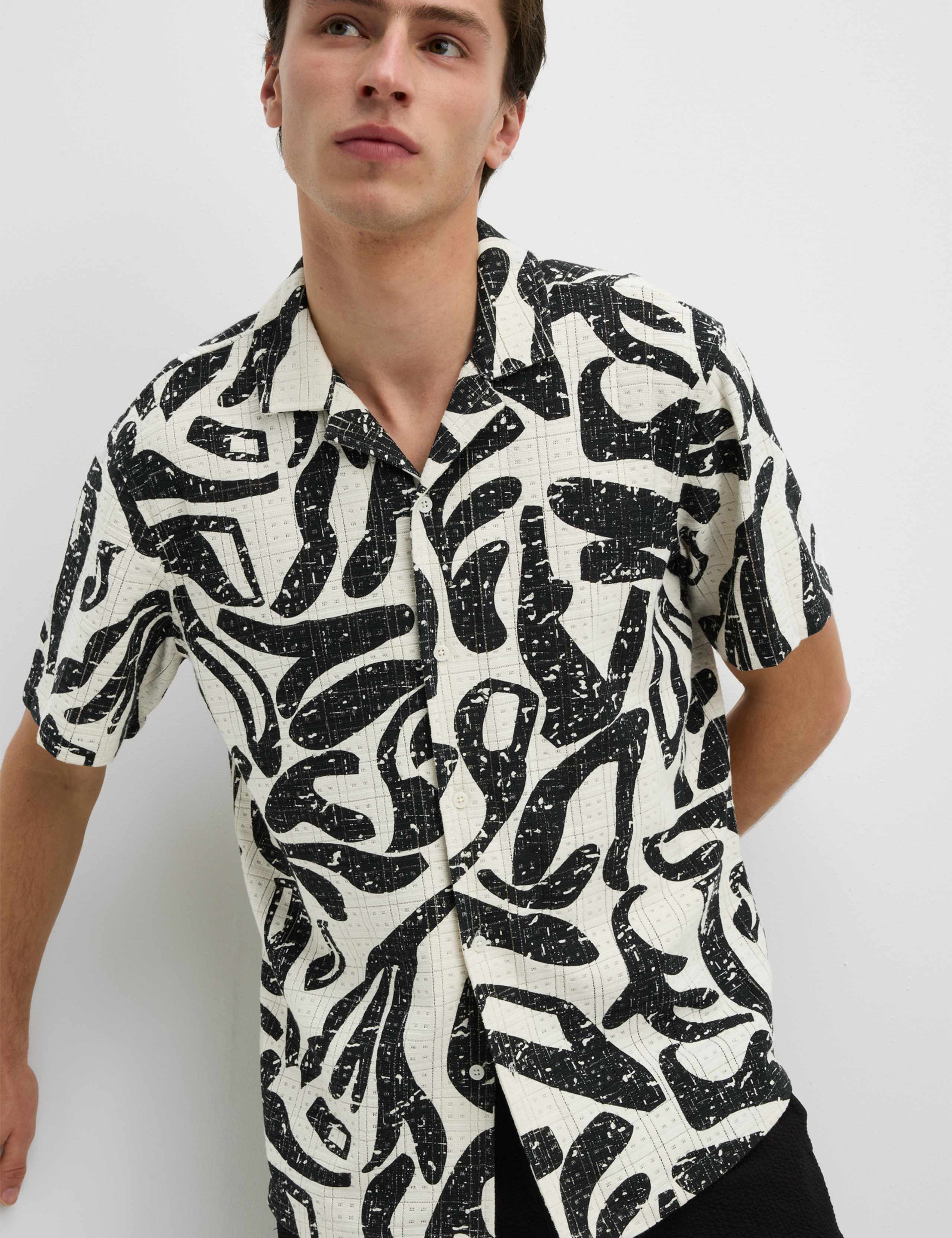 Regular Fit Abstract Print Short Sleeve Shirt 3 of 6