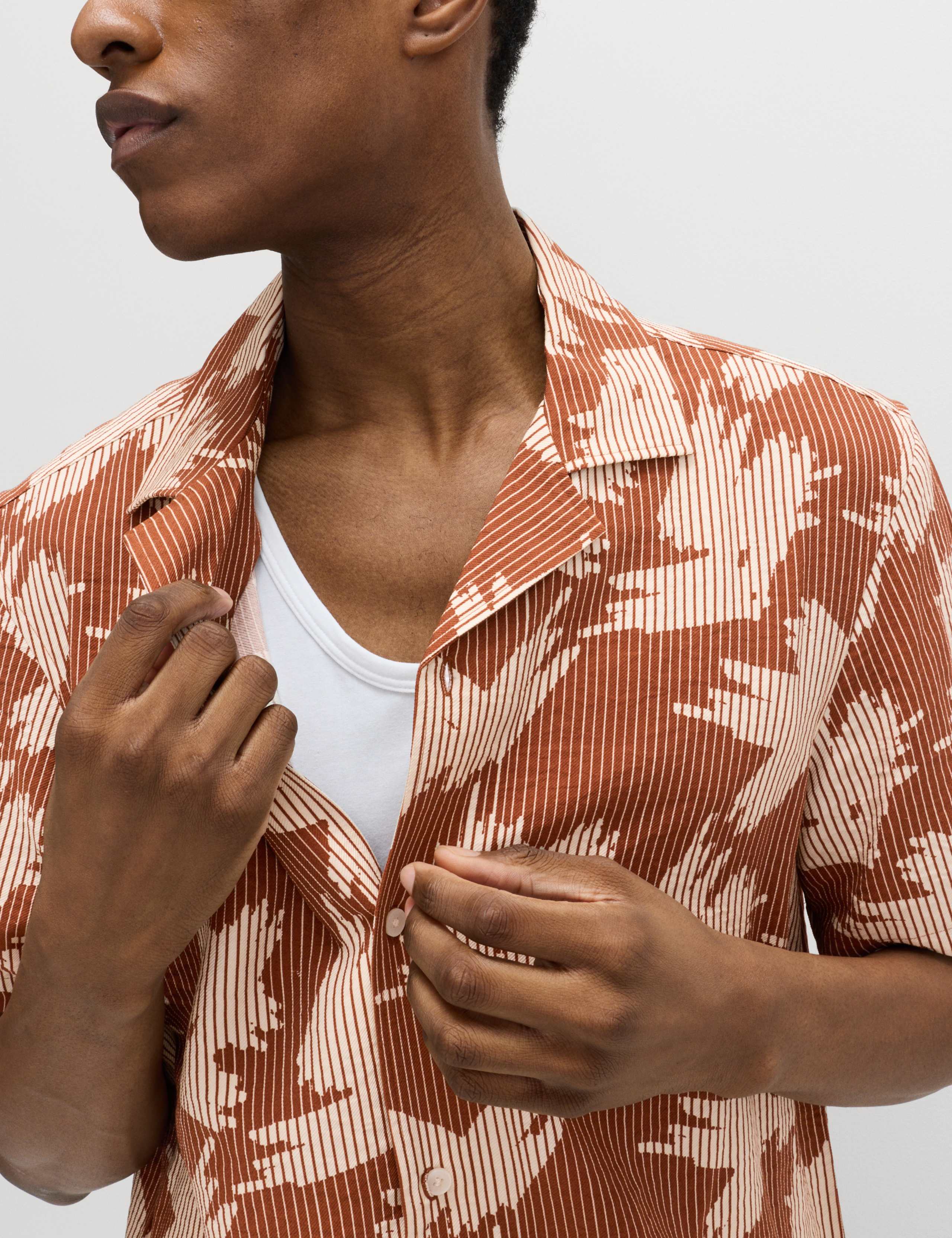 Printed Short Sleeve Shirt 3 of 6