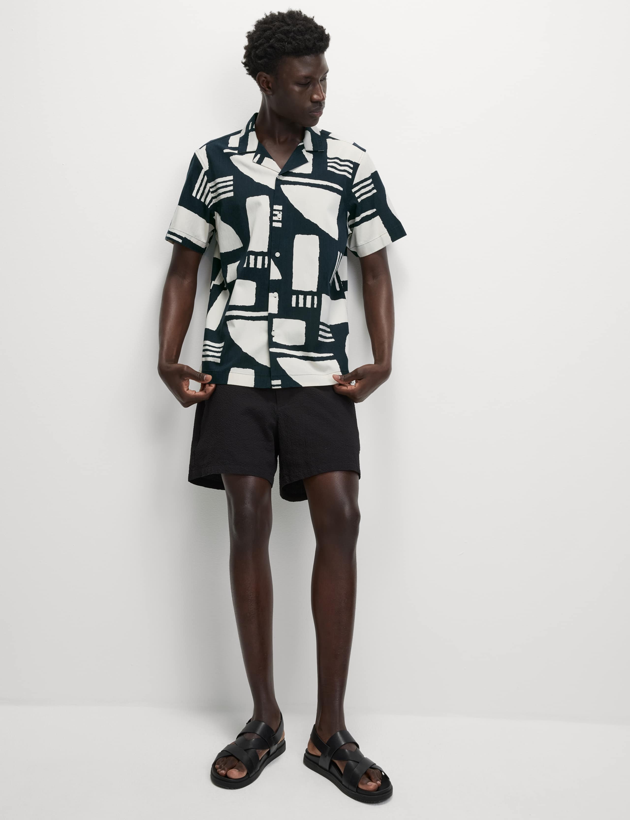 Regular Fit Cotton Blend Short Sleeve Shirt 3 of 5