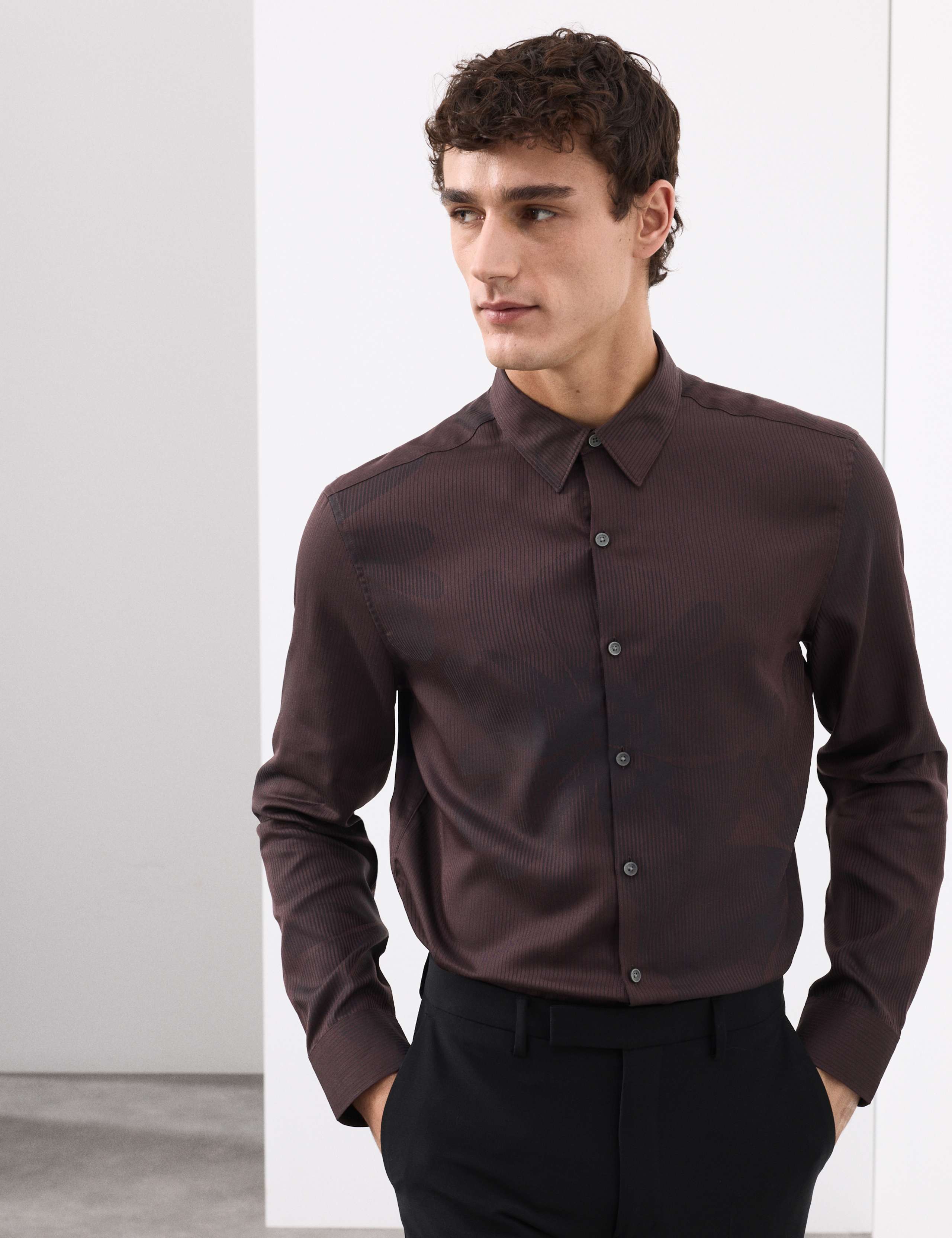 Regular Fit Floral Shirt 1 of 5