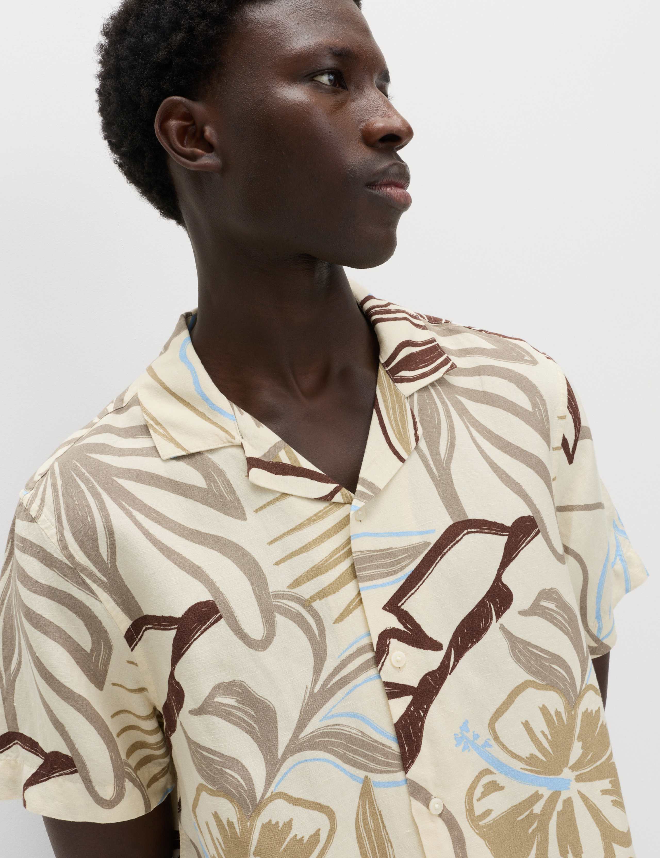 Linen Blend Hawaiian Short Sleeve Shirt 3 of 5