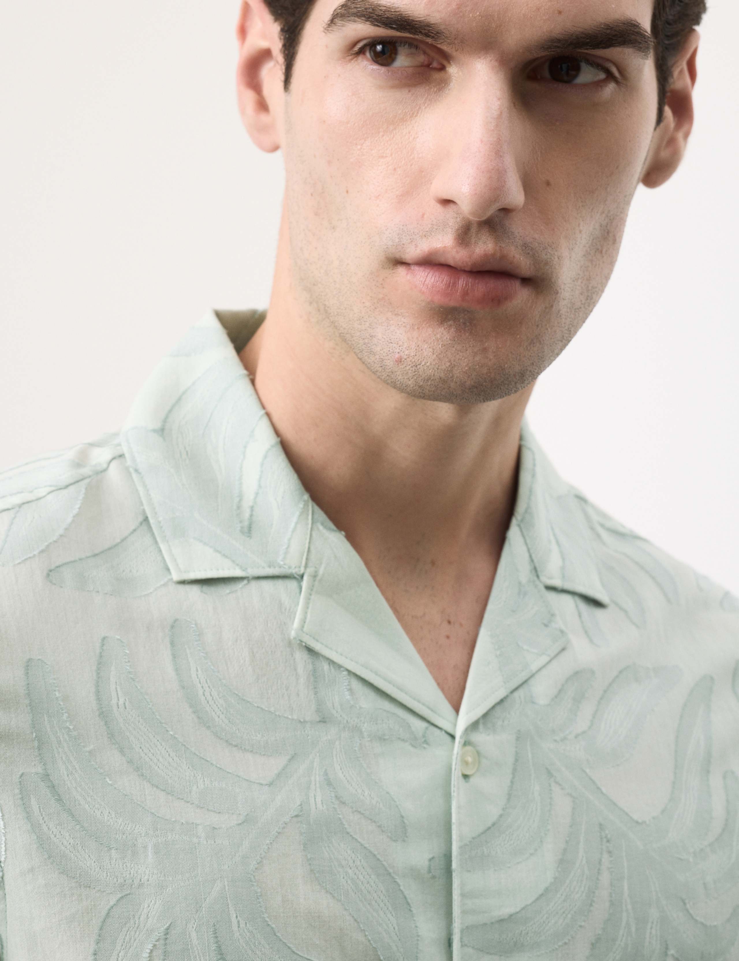 Cotton Rich Jacquard Short Sleeve Shirt 3 of 7
