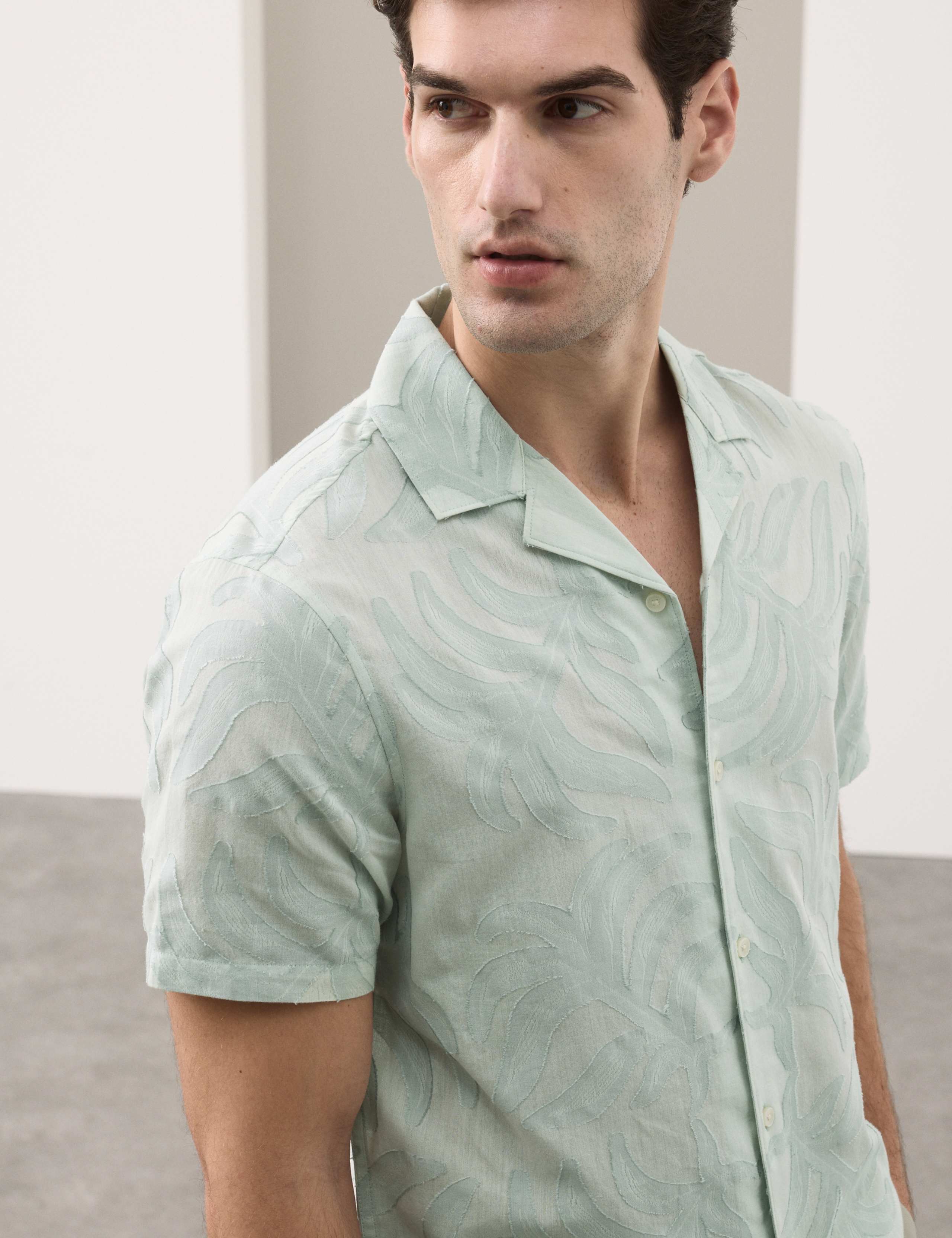 Cotton Rich Jacquard Short Sleeve Shirt 4 of 7