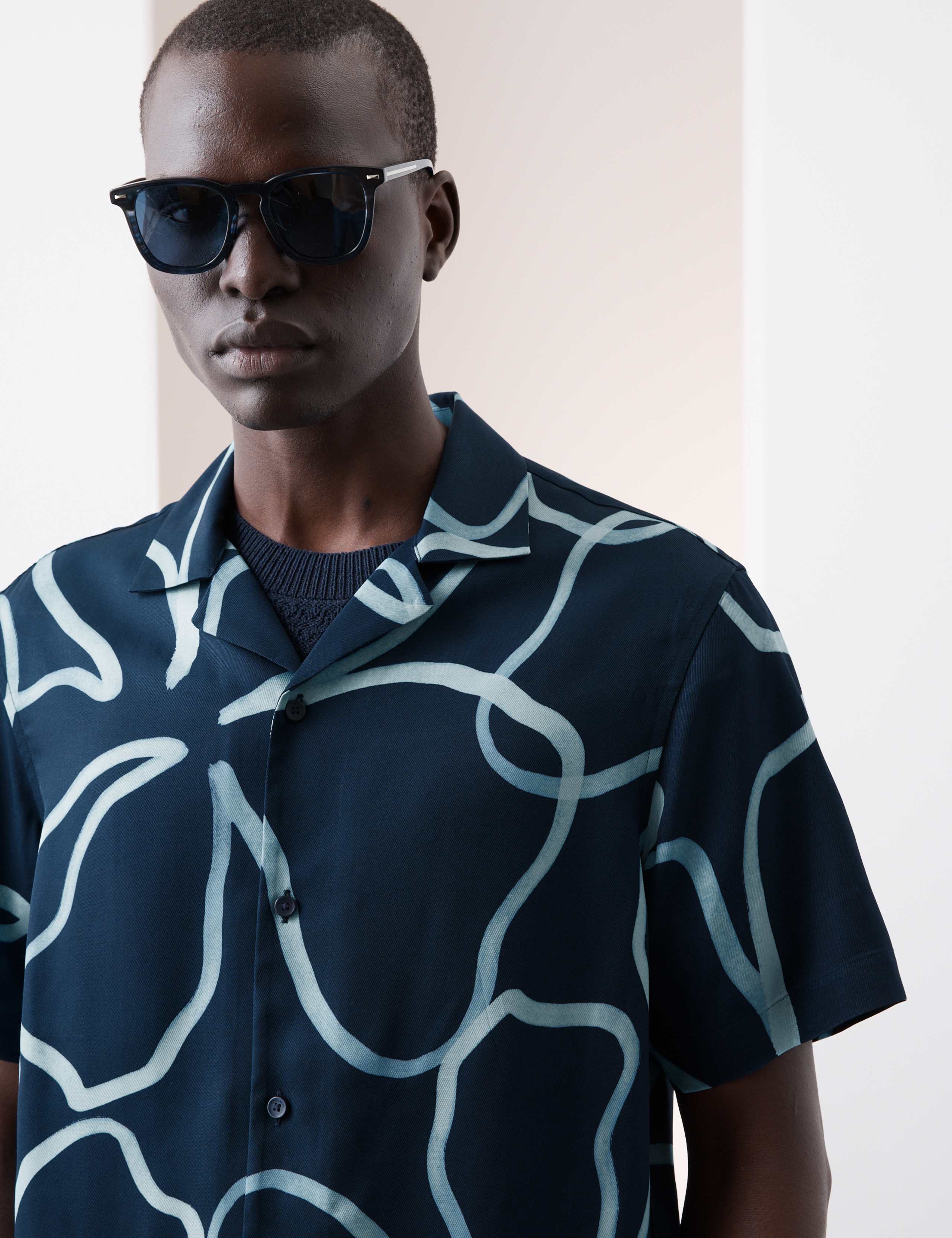 Regular Fit Floral Shirt 5 of 7