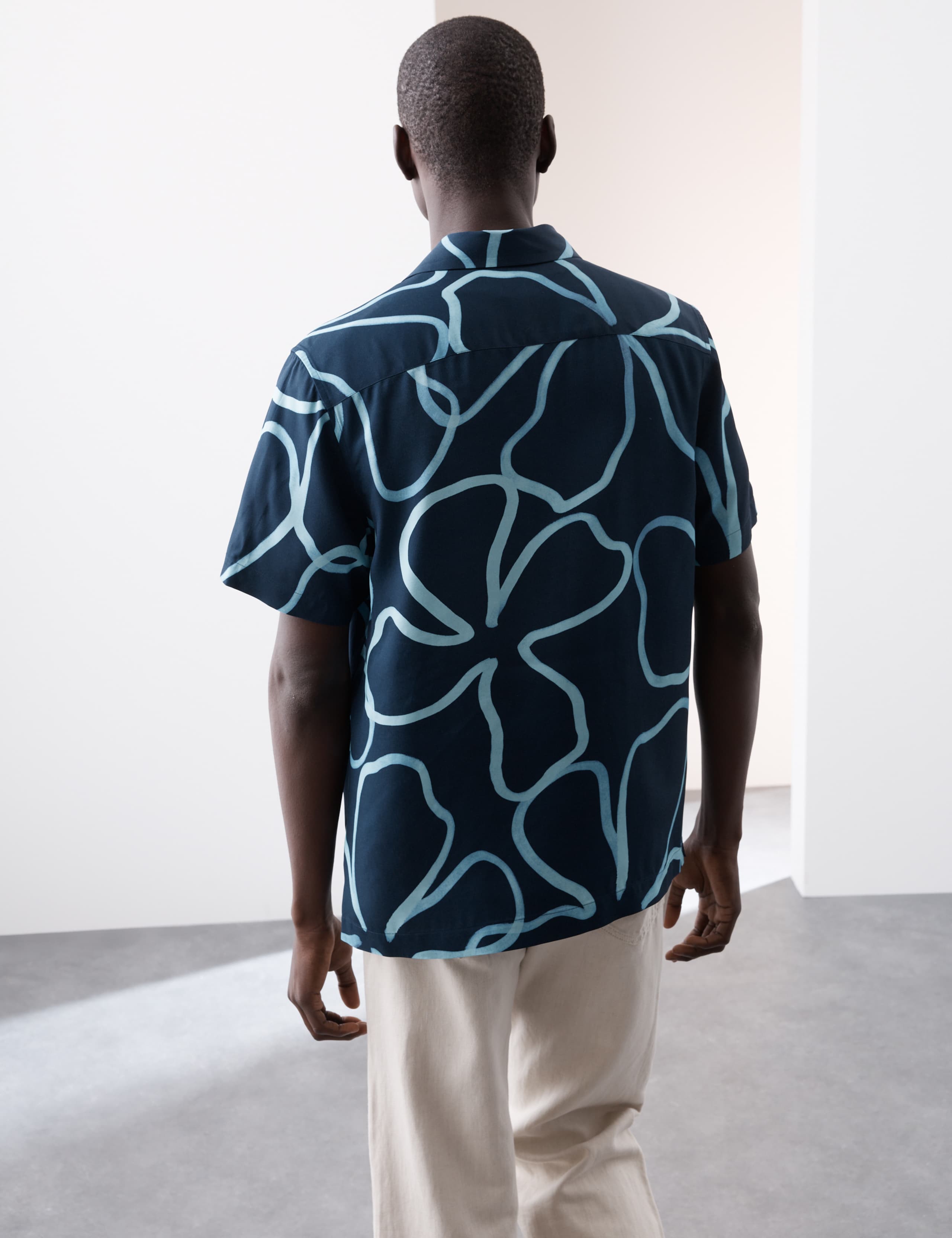 Regular Fit Floral Shirt 6 of 7