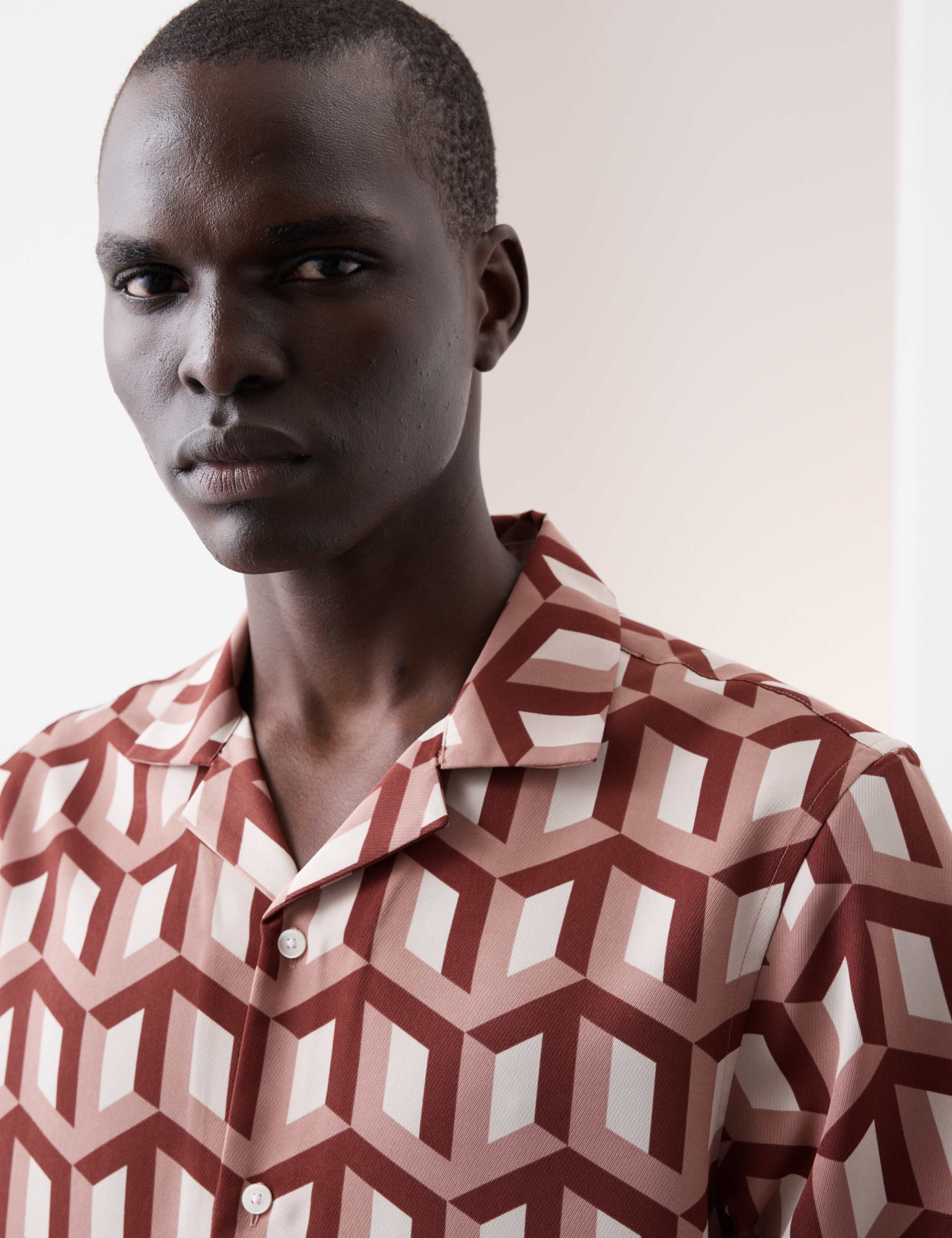 Regular Fit Short Sleeve Geometric Print Shirt 5 of 7