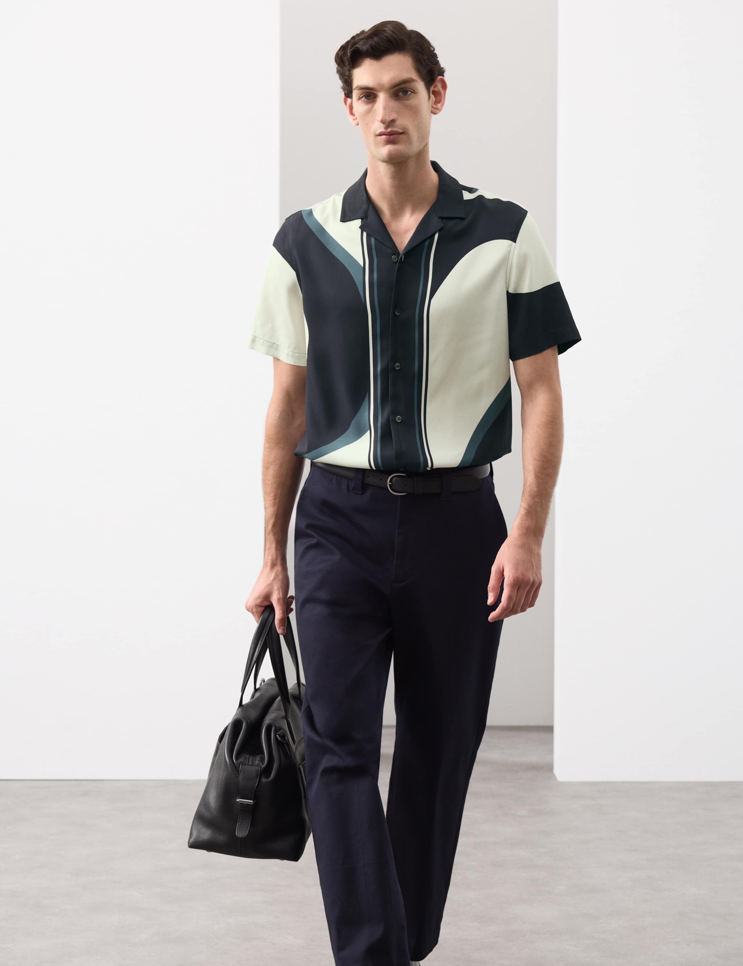 Abstract Border Print Short Sleeve Shirt 5 of 6