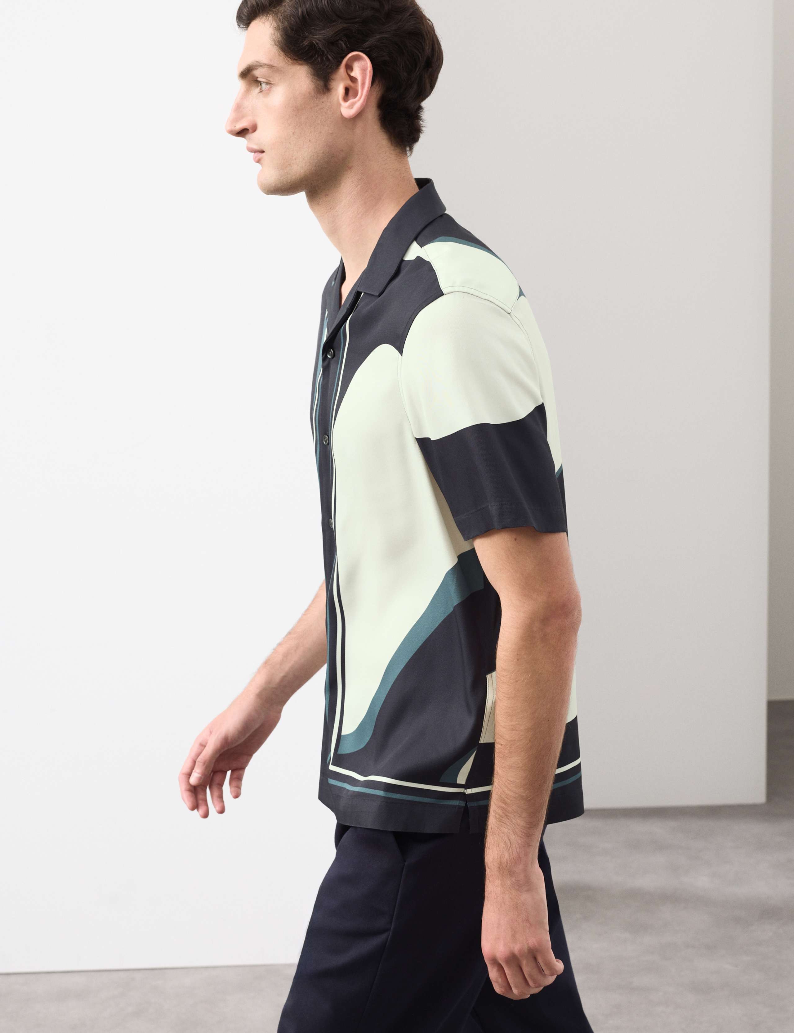 Abstract Border Print Short Sleeve Shirt 6 of 6