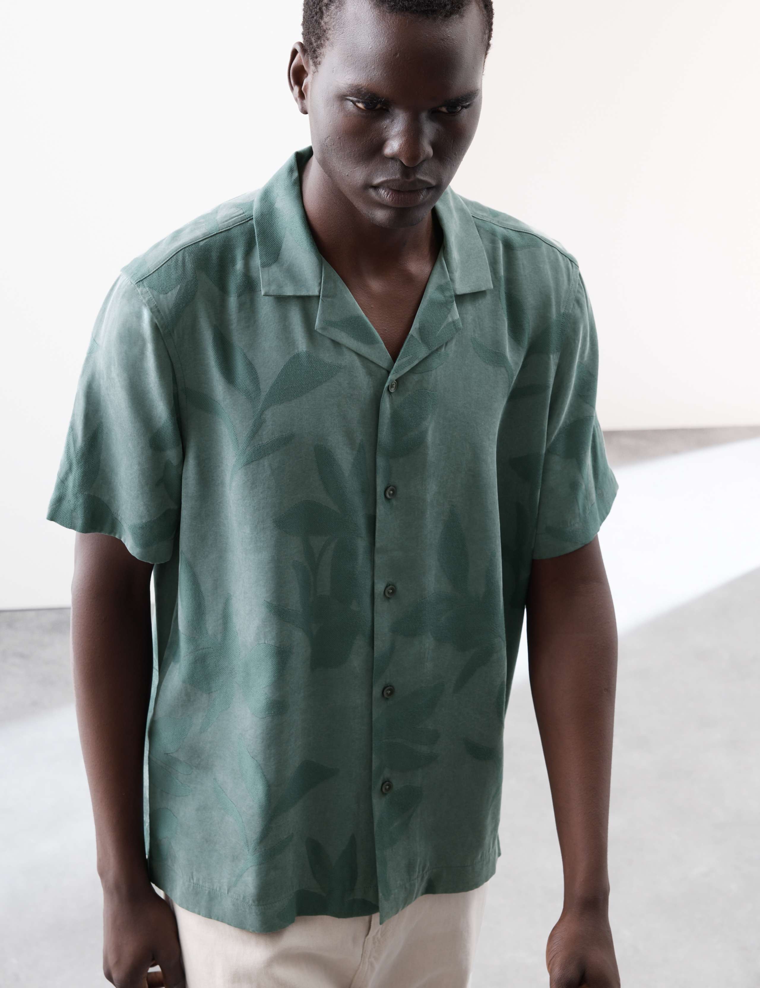 Regular Fit Short Sleeve Cuban Collar Shirt 3 of 7