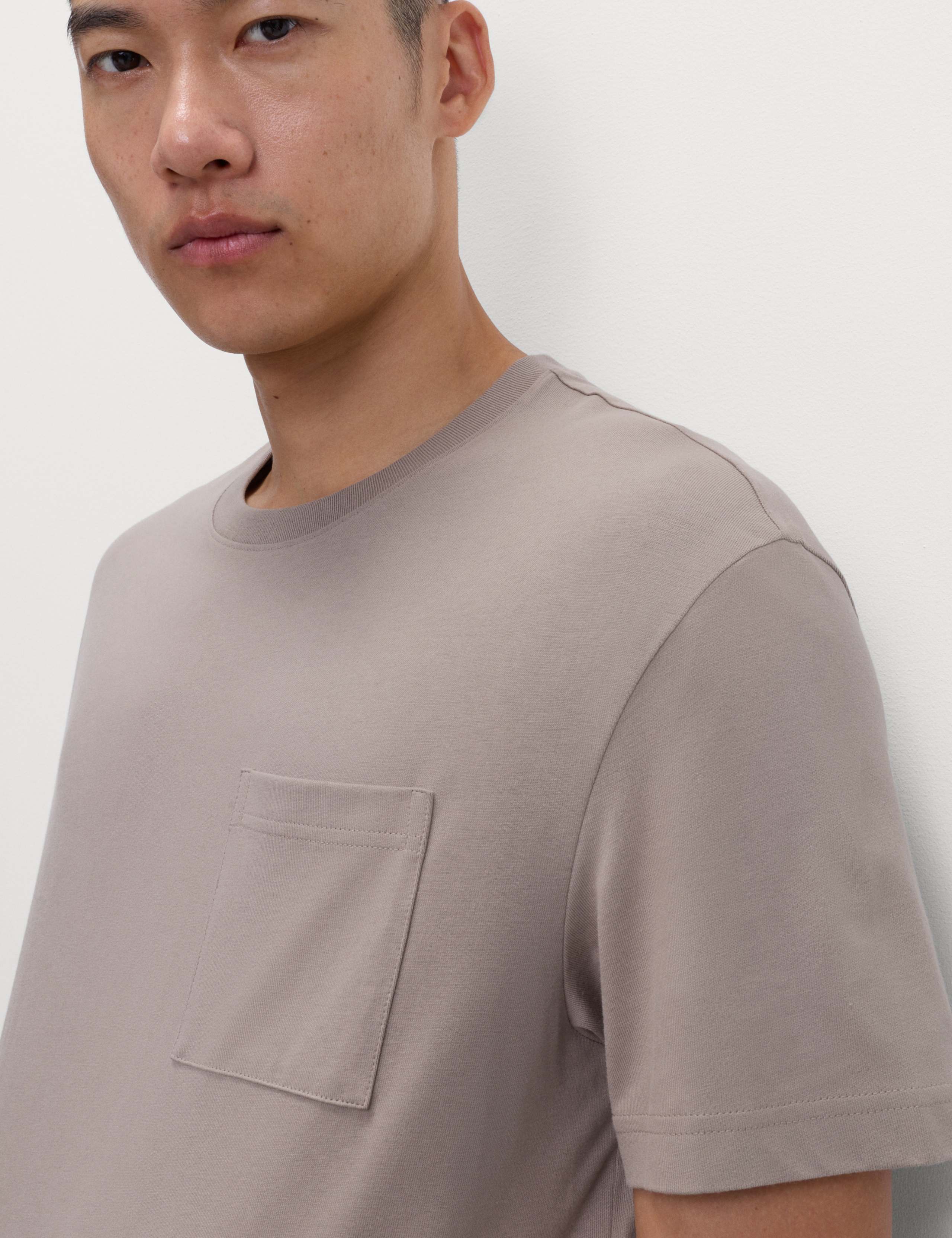 Pure Cotton Midweight Pocket T-shirt 1 of 5