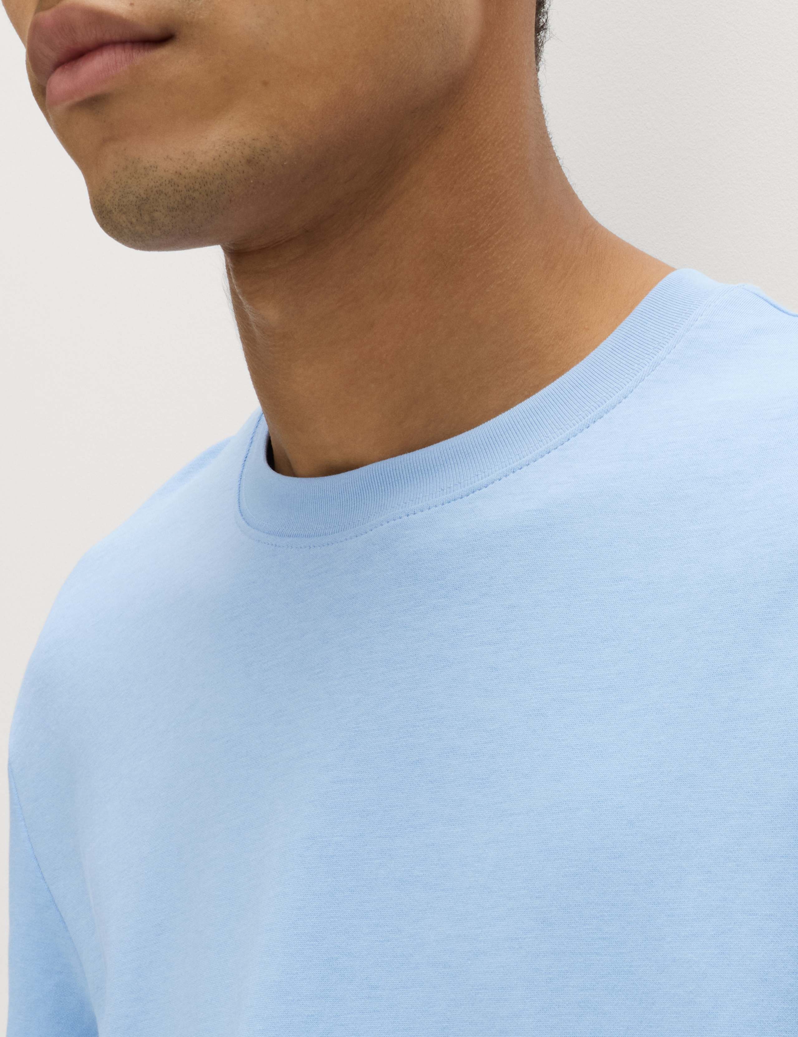 Cotton Blend Ultimate Performance T-Shirt 4 of 5