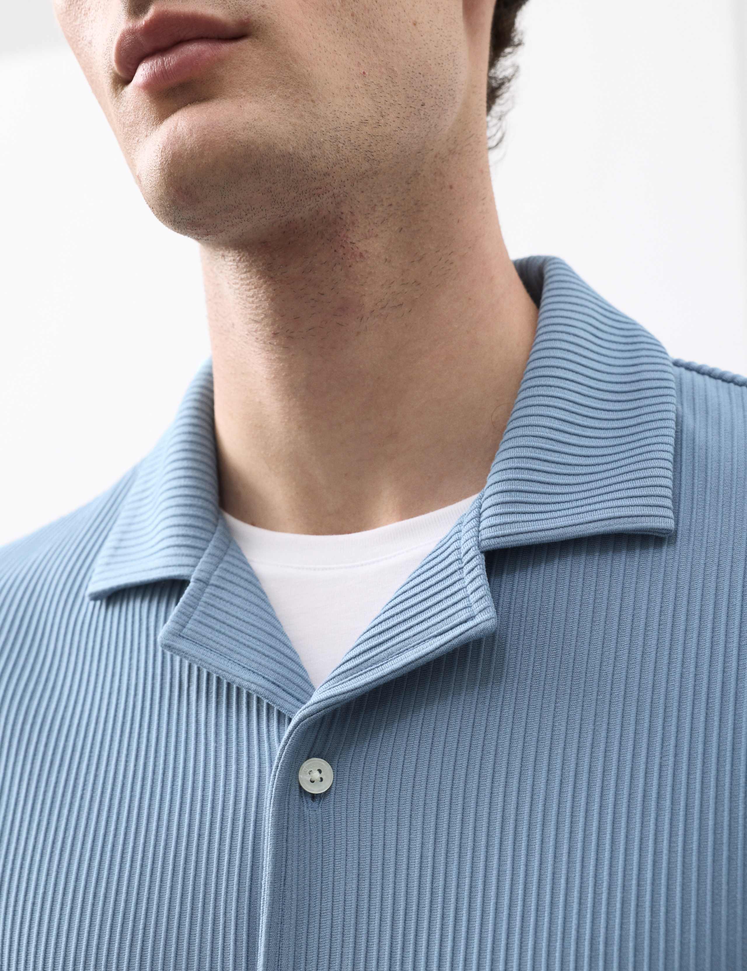 Regular Fit Textured Short Sleeve Shirt 5 of 7