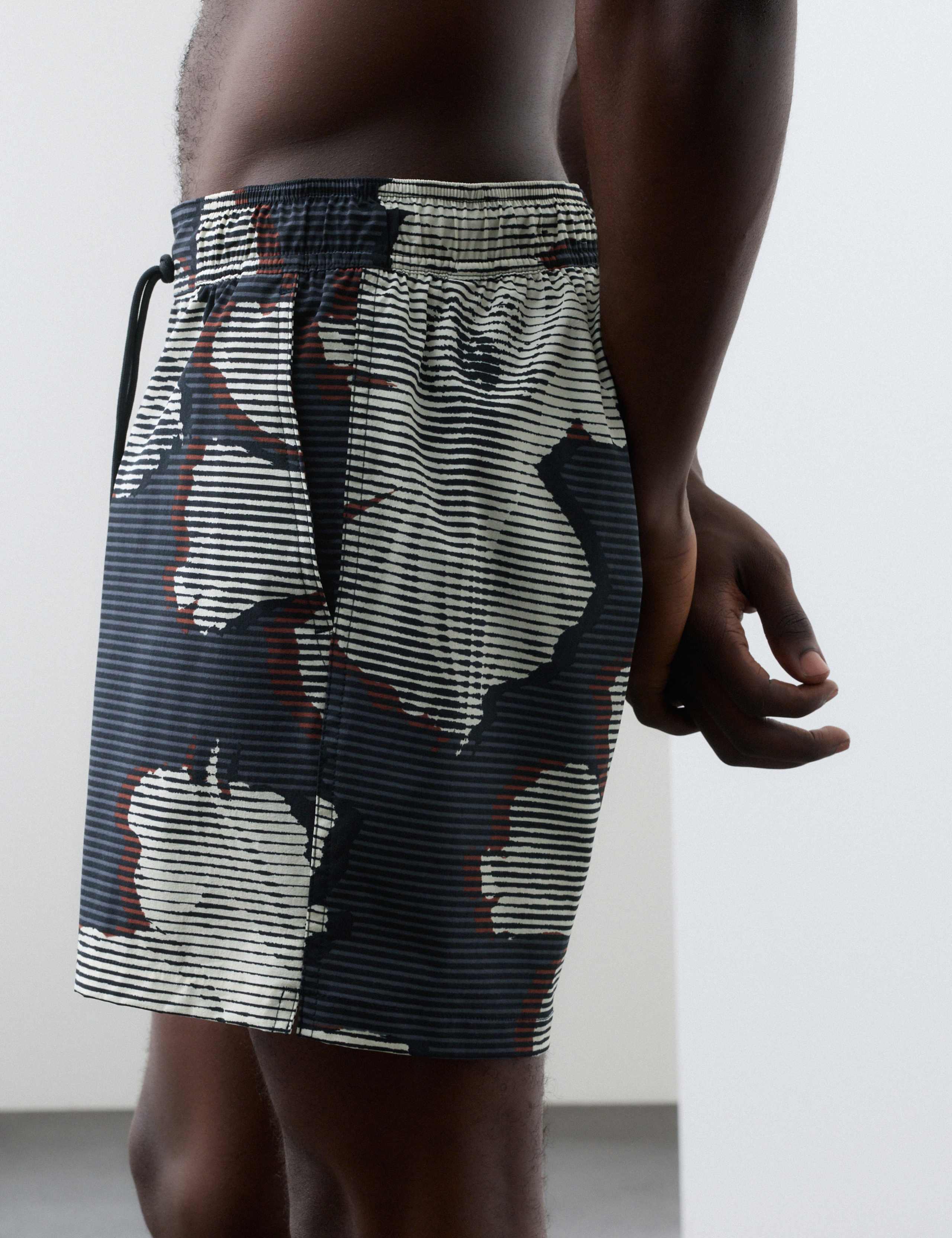 Pocketed Linear Floral Print Swim Shorts 5 of 6