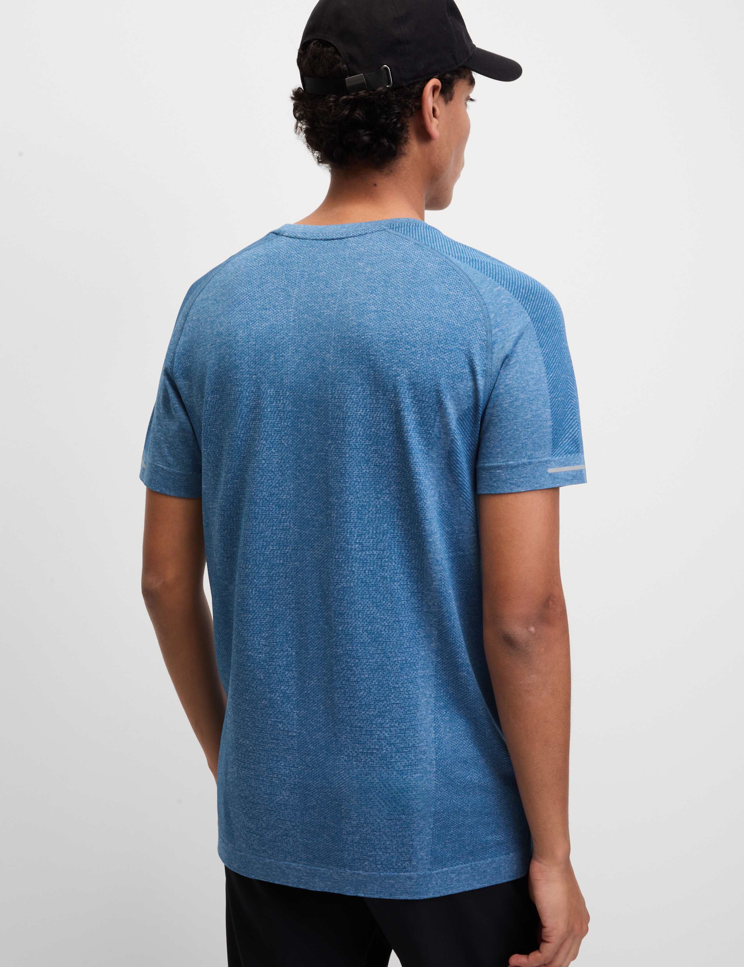 Seam Free T-Shirt 4 of 6