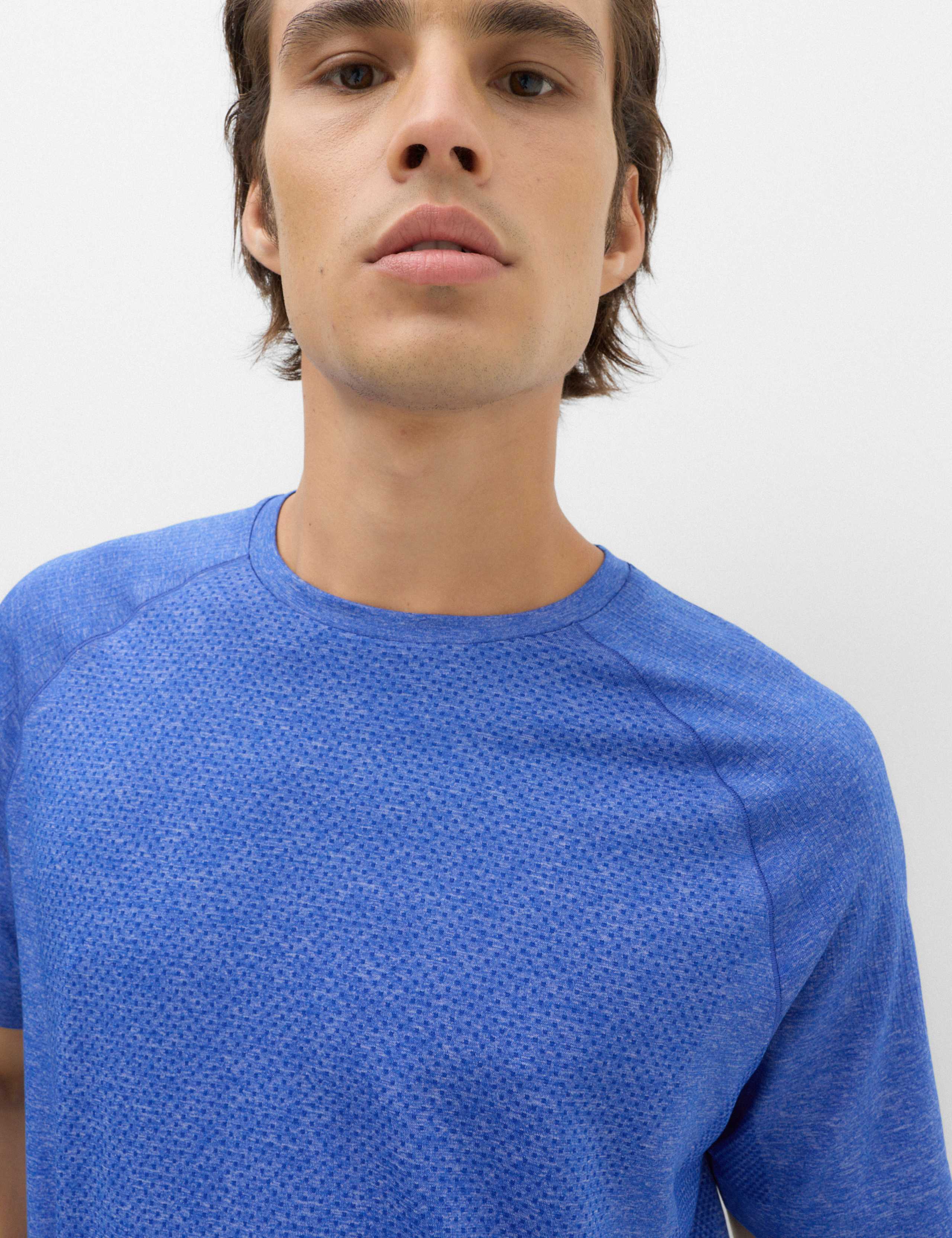 Seam Free Sports T-Shirt 4 of 5