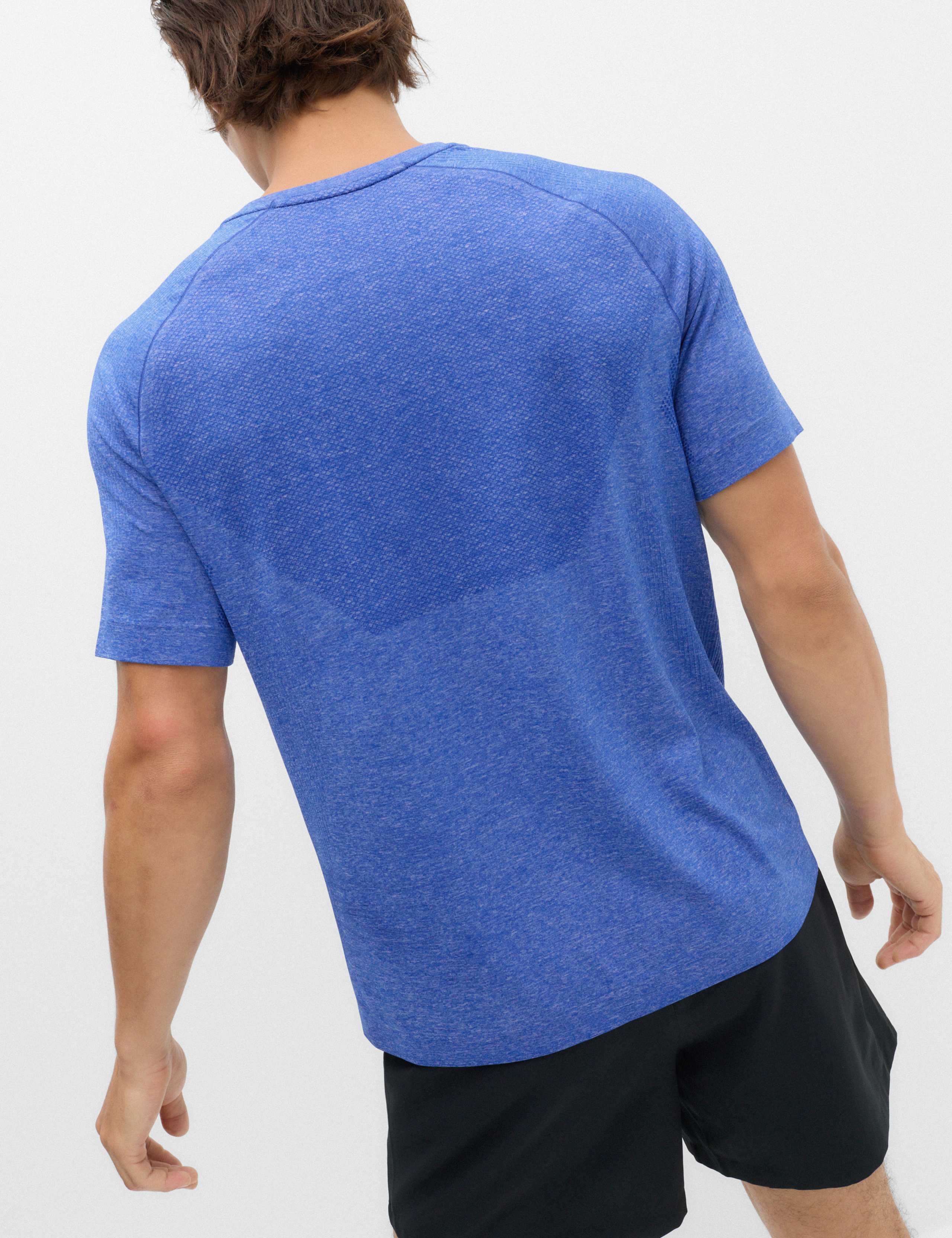 Seam Free Sports T-Shirt 5 of 5