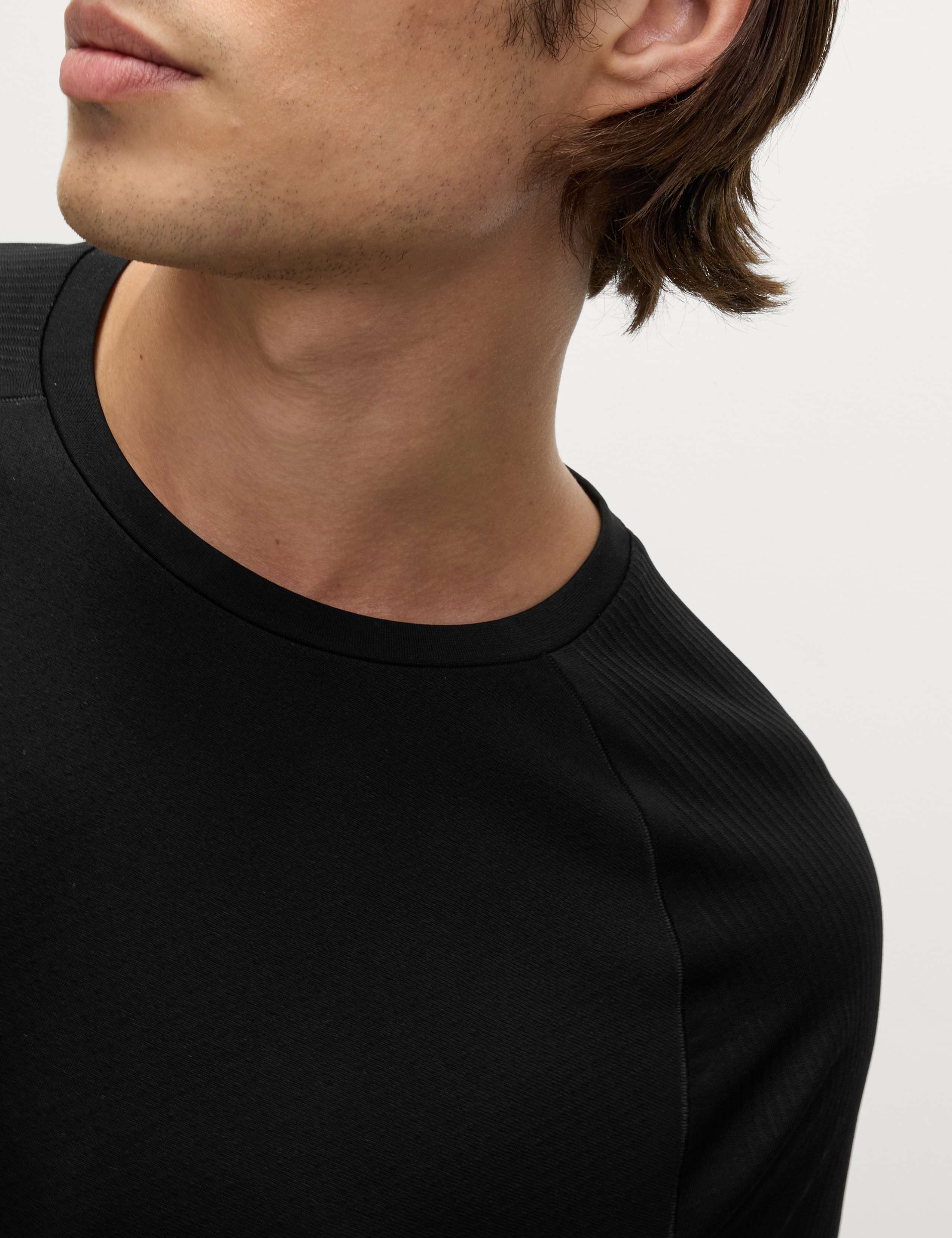 Seam Free Sports T-Shirt 5 of 8