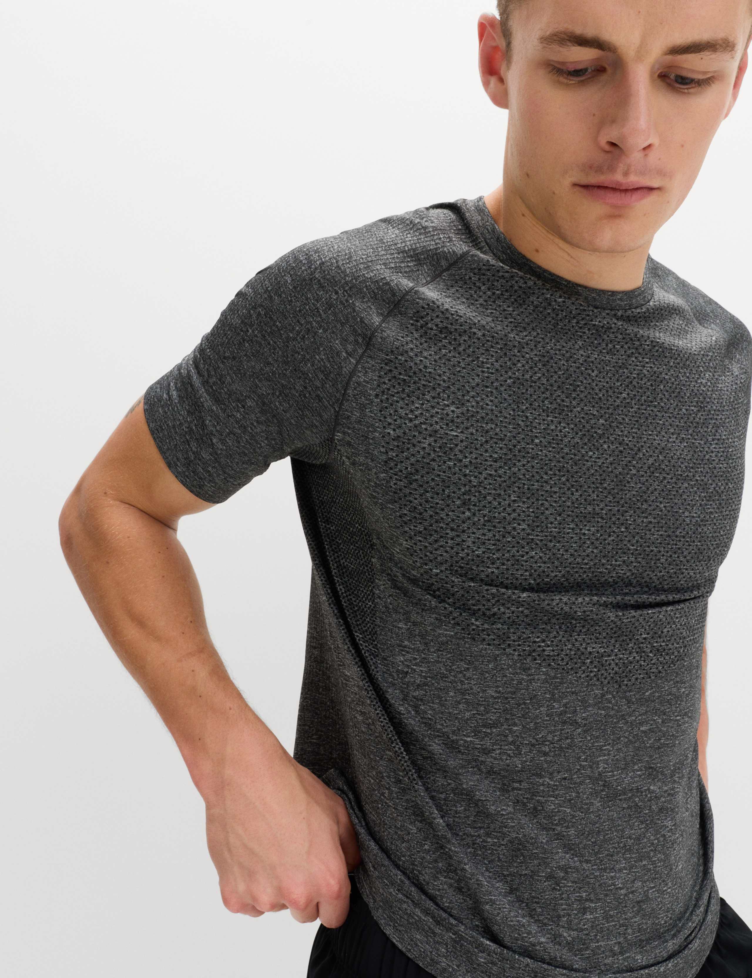 Seam Free Sports T-Shirt 5 of 5
