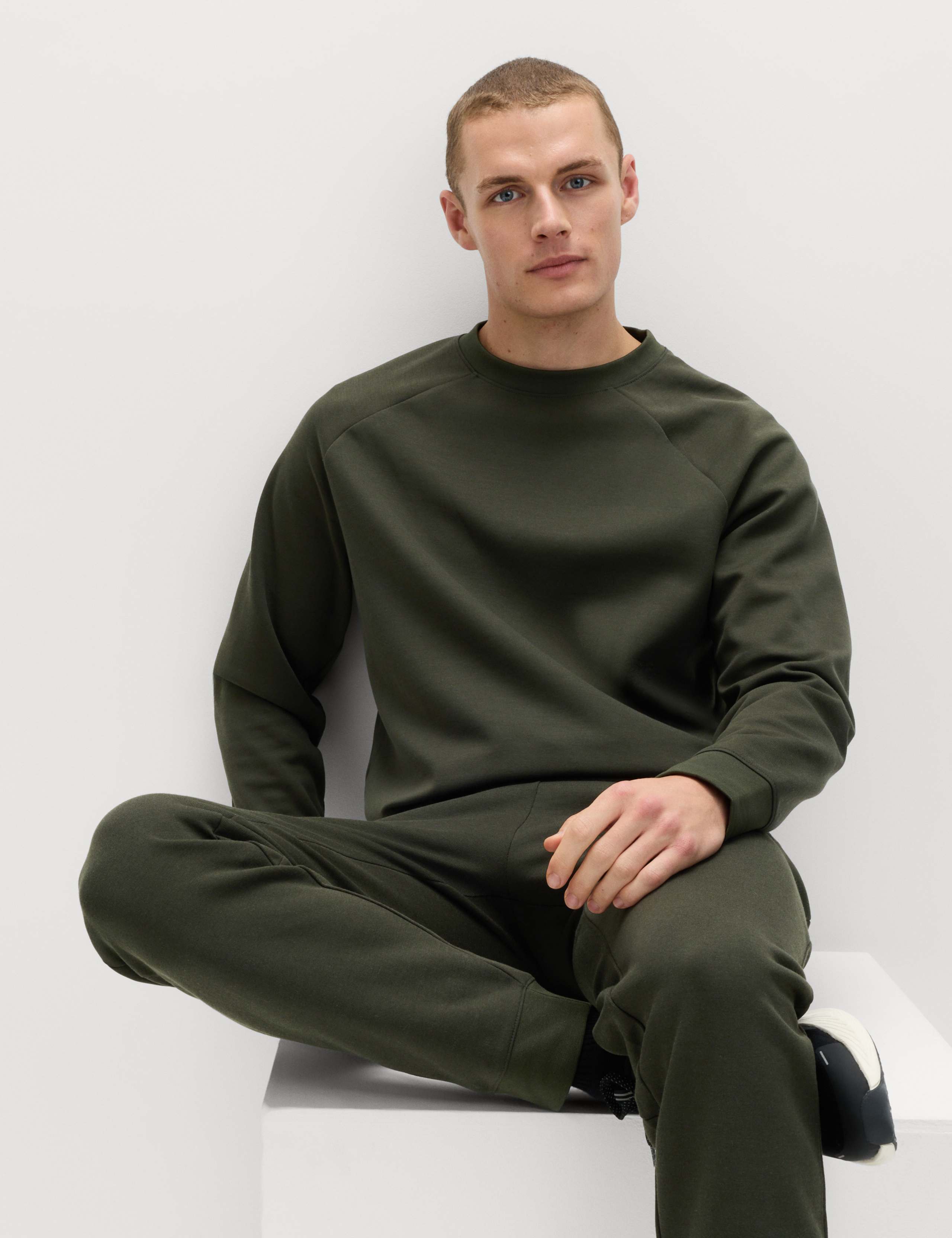 Performance Jersey Crew Neck Sweatshirt 5 of 6